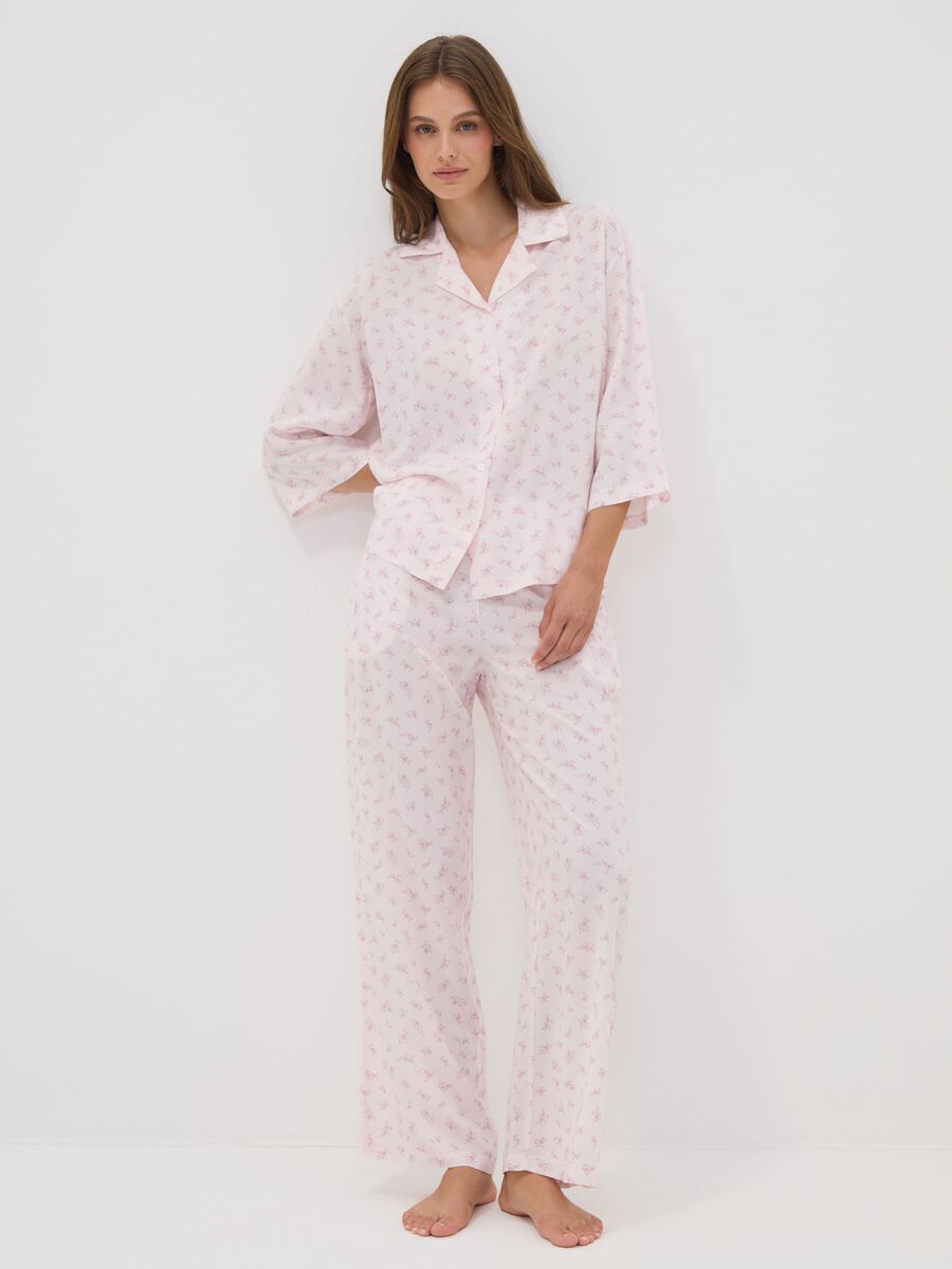 Rosa Pyjamahose aus reiner Viskose mit Blumenmuster_0