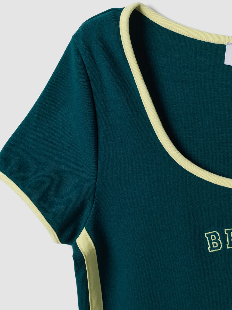 Camiseta verde de algod&oacute;n el&aacute;stico de manga corta_5