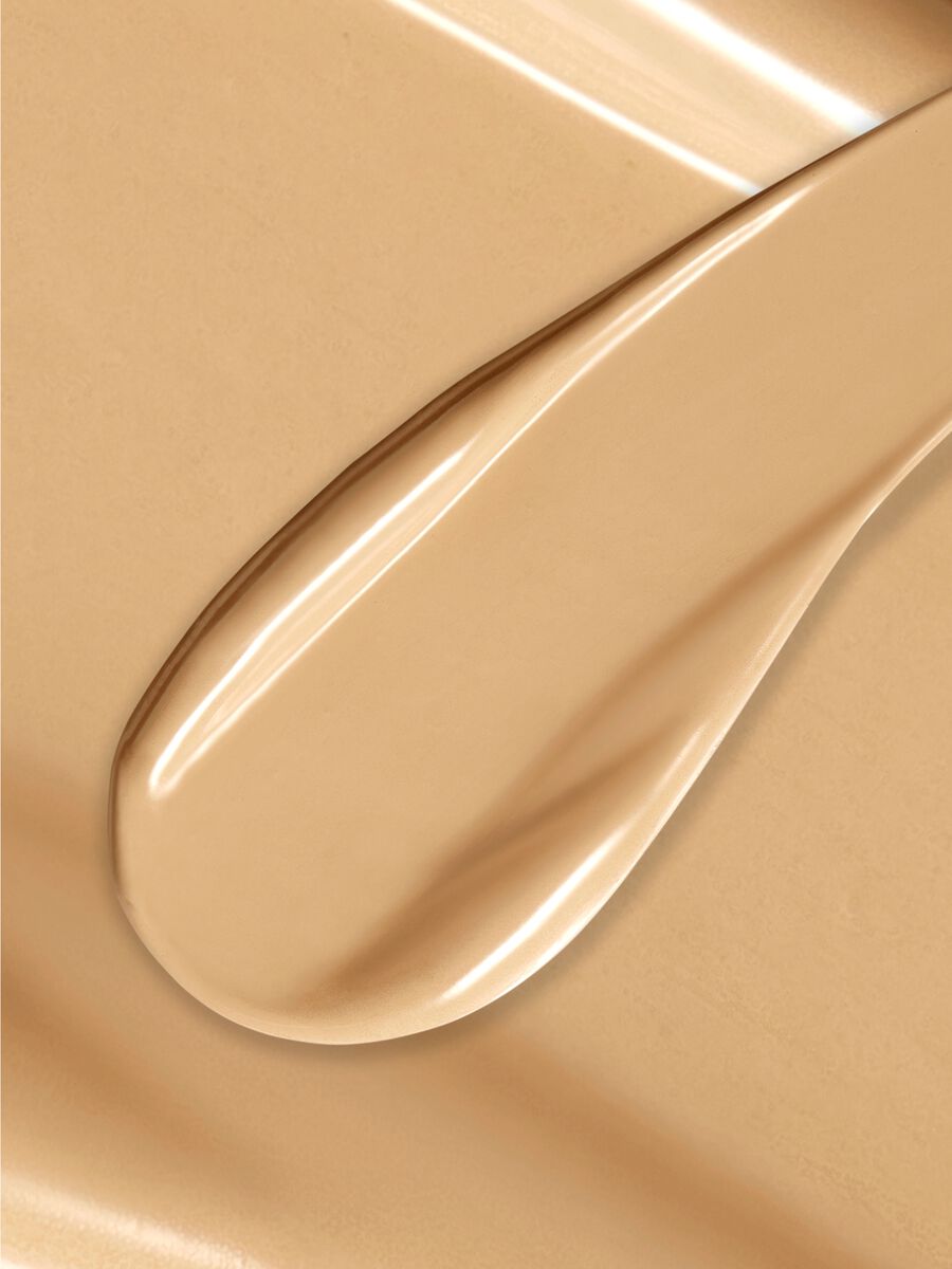 Dewy skin effect cushion foundation. Provides healthy, flawless, and radiant skin for 24 hours!_2