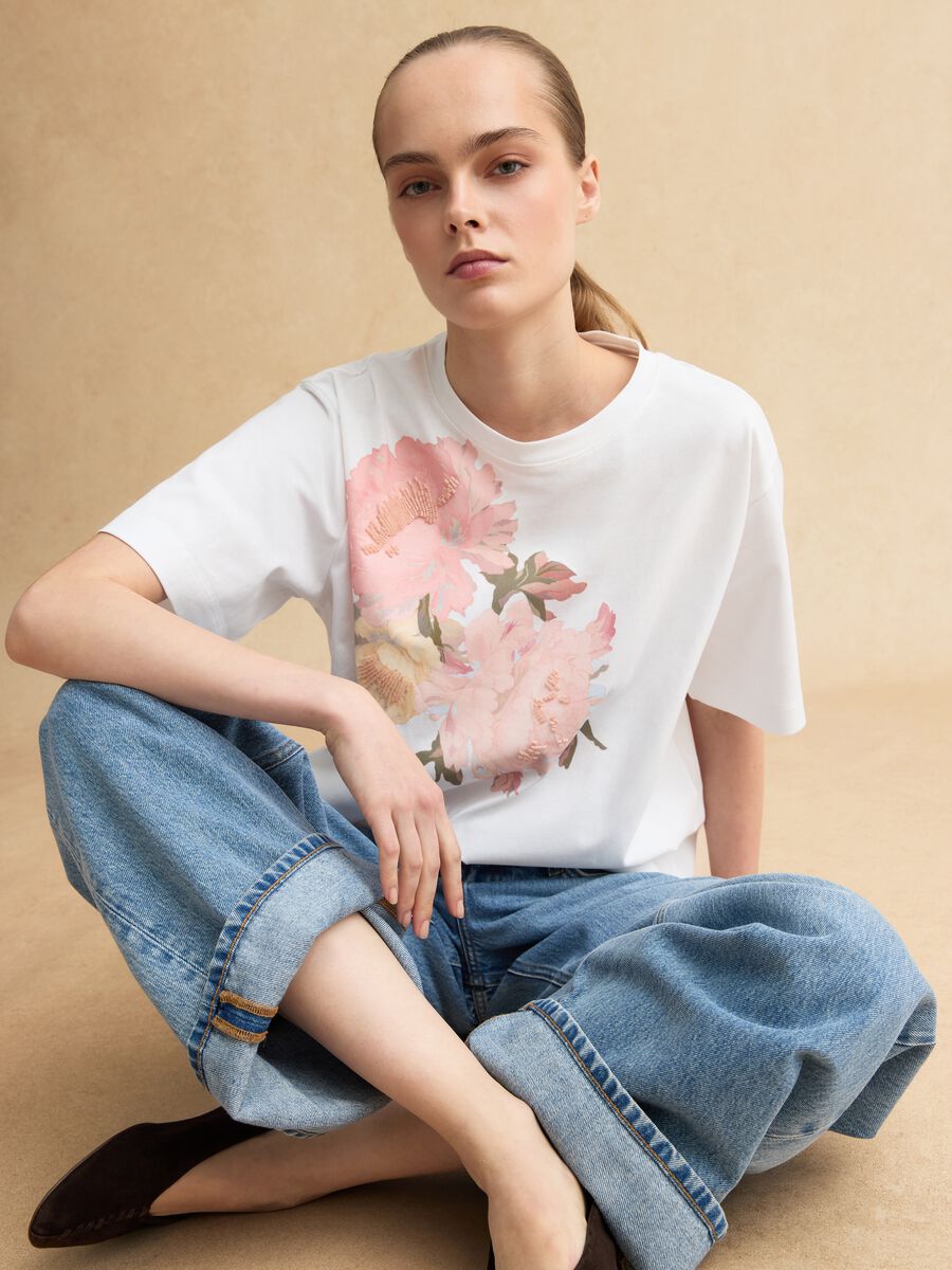 Multicolour pure cotton T-shirt with floral print in regular fit_0