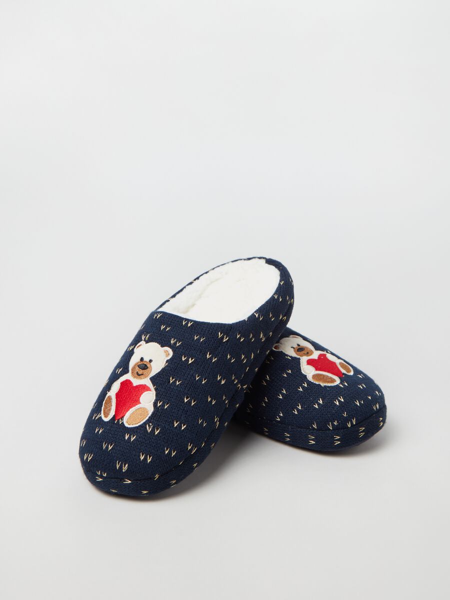 Slippers with embroidered bear and heart_2