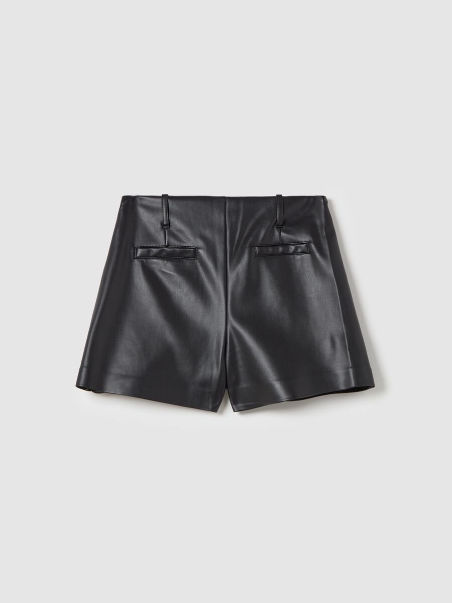 Glossy-effect skort with pockets_4