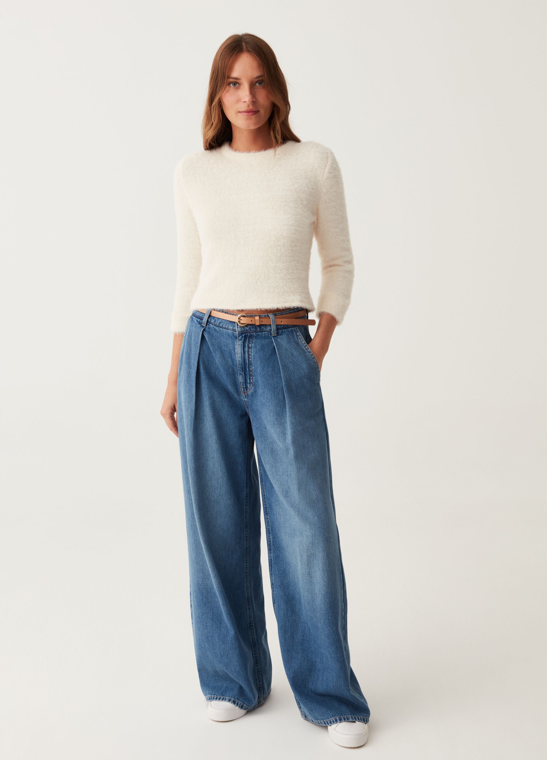 Top in furry yarn with three-quarter sleeves