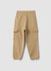 Pantaloni jogger beige in misto cotone con tasche cargo per bambino_1