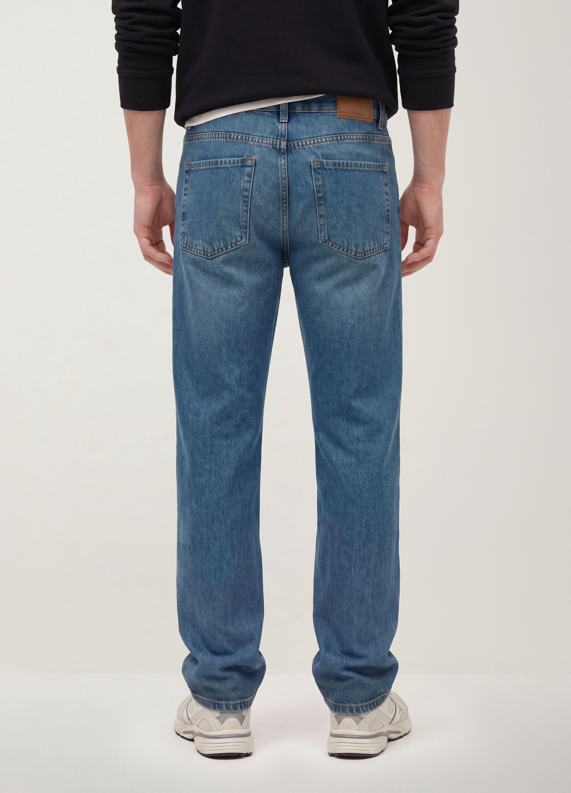 Hellblaue Straight-Fit-Jeans aus Denim aus reiner Baumwolle
