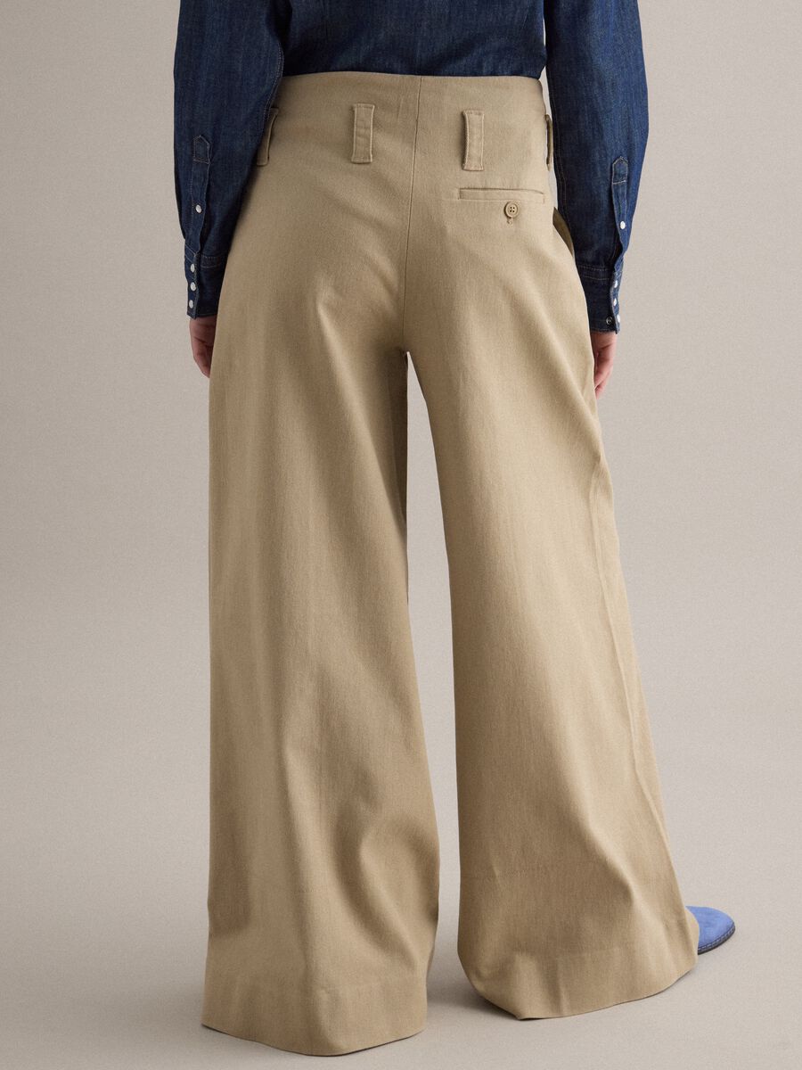 Beige straight trousers in twill and stretch cotton_2