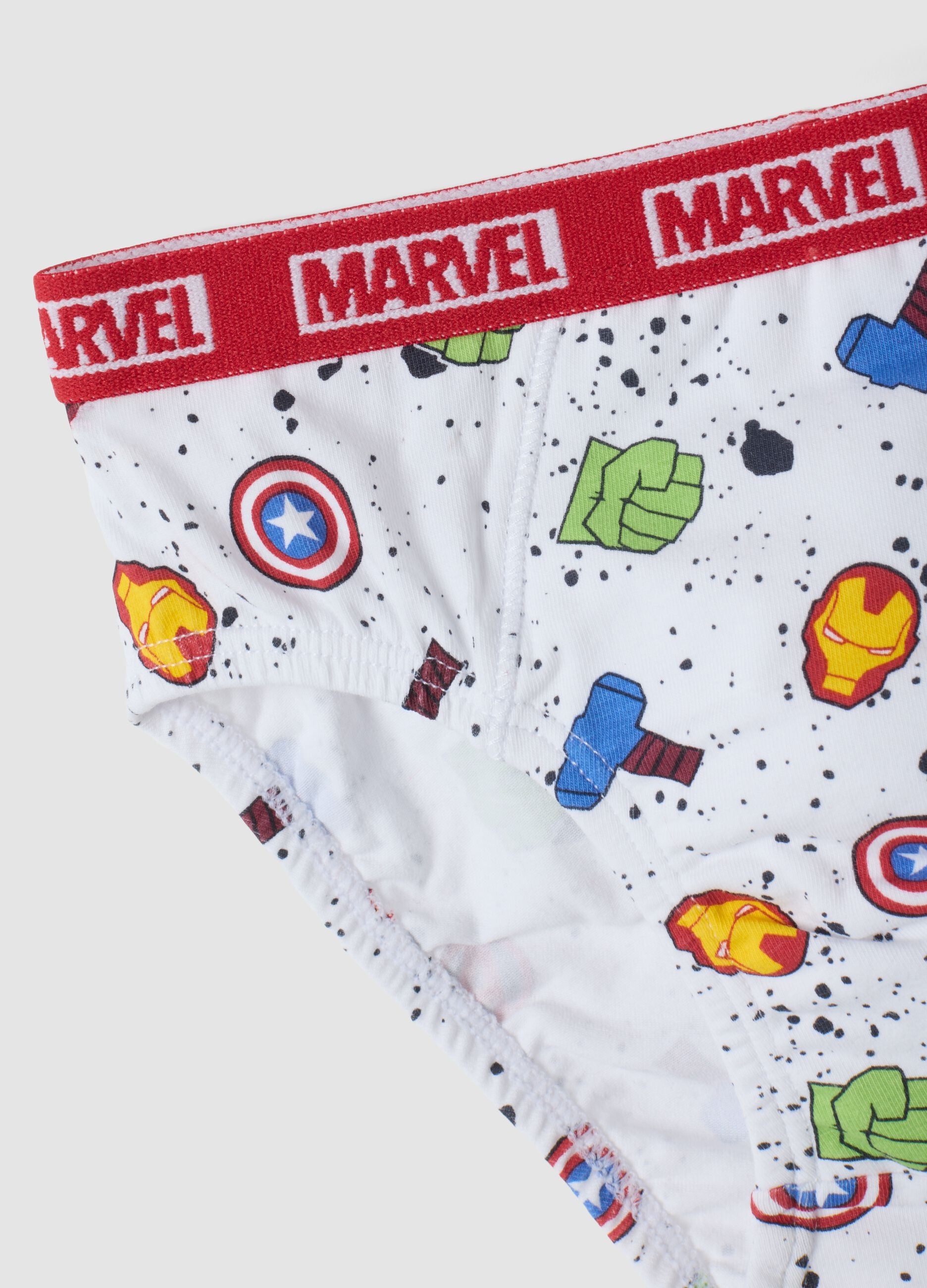 Tripack slip rossi e blu in cotone organico elasticizzato con stampa Avengers