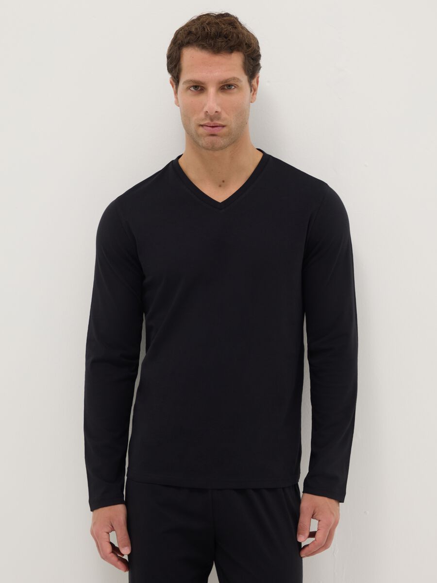 Black long sleeve pyjamas with a V-neck in pure cotton, regular fit_1