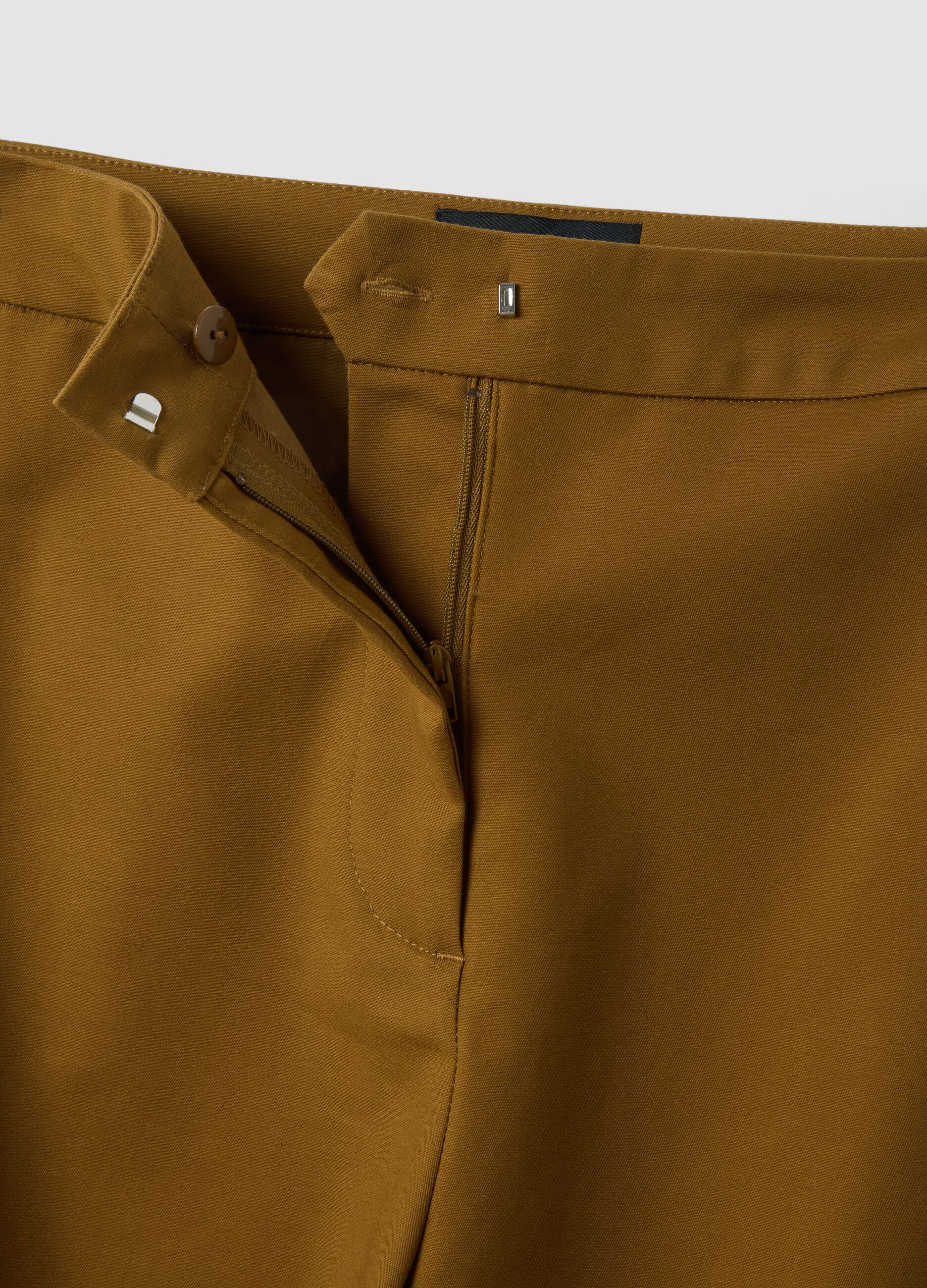 Pantaloni formali marroni in cotone elasticizzato barrel fit