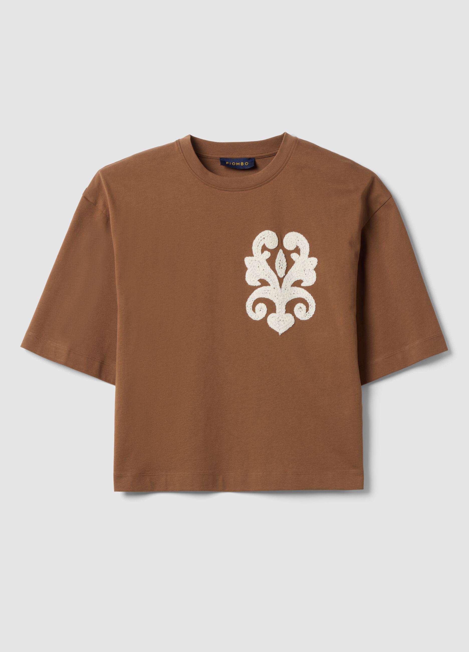 T-shirt castanha em algod&atilde;o puro com bordados, corte regular