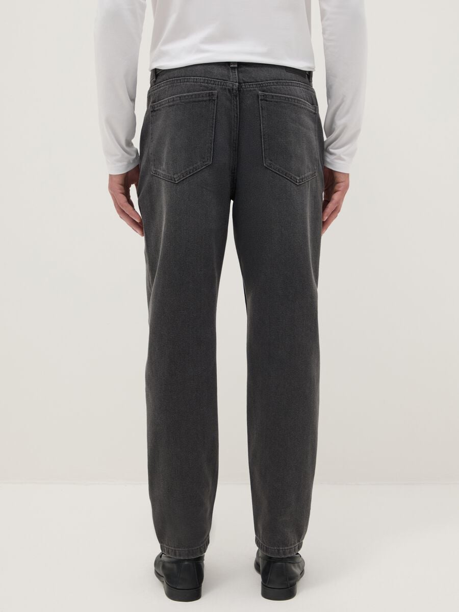 Black Cotton Blend Regular Tapered Jeans_2