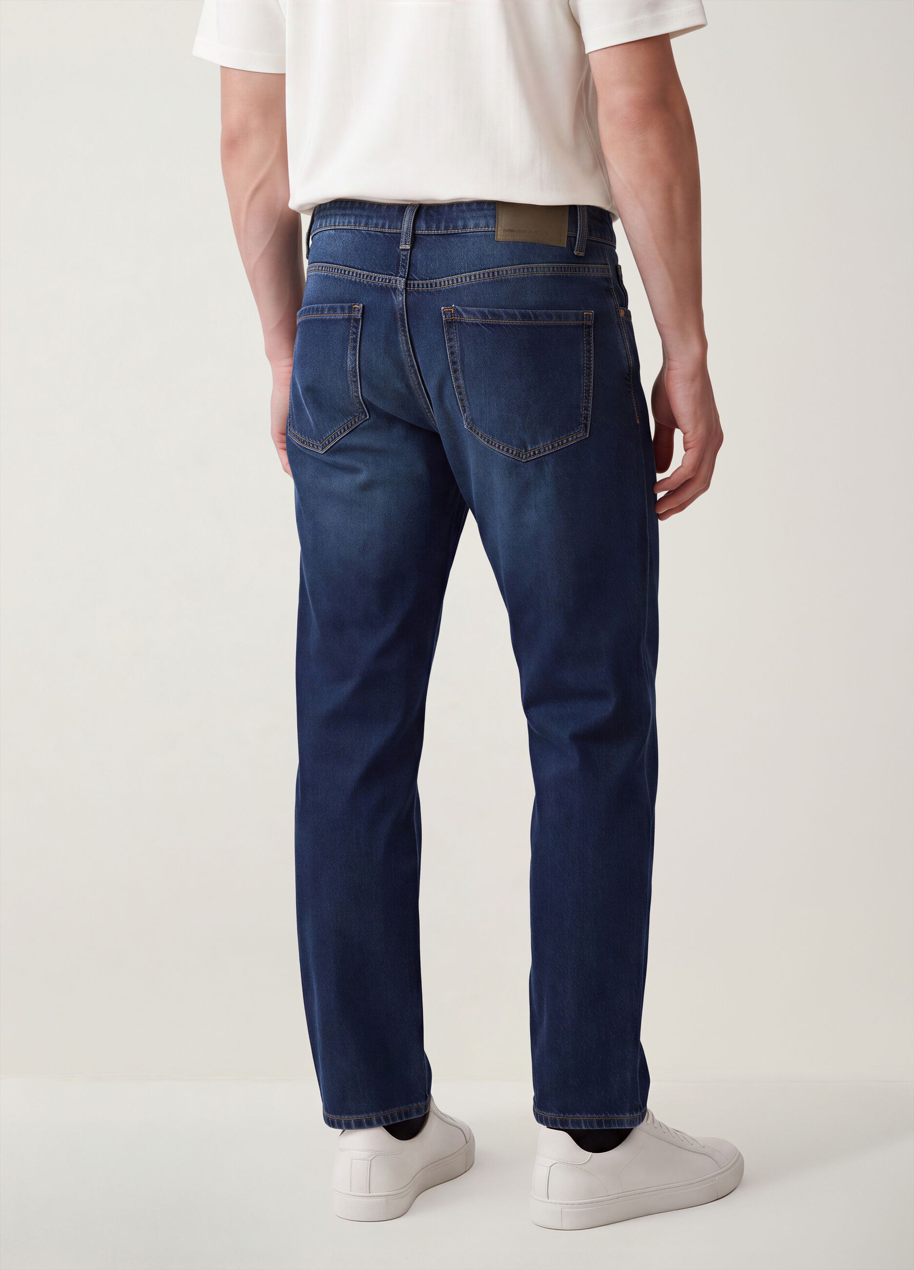 Jeans de ganga regular fit em algod&atilde;o puro