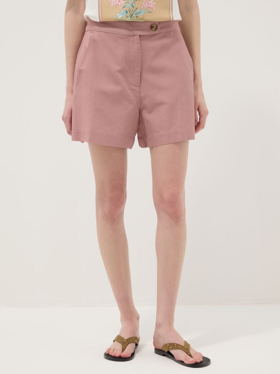 Pink shorts in a viscose, cotton and linen blend &ndash; regular fit_1