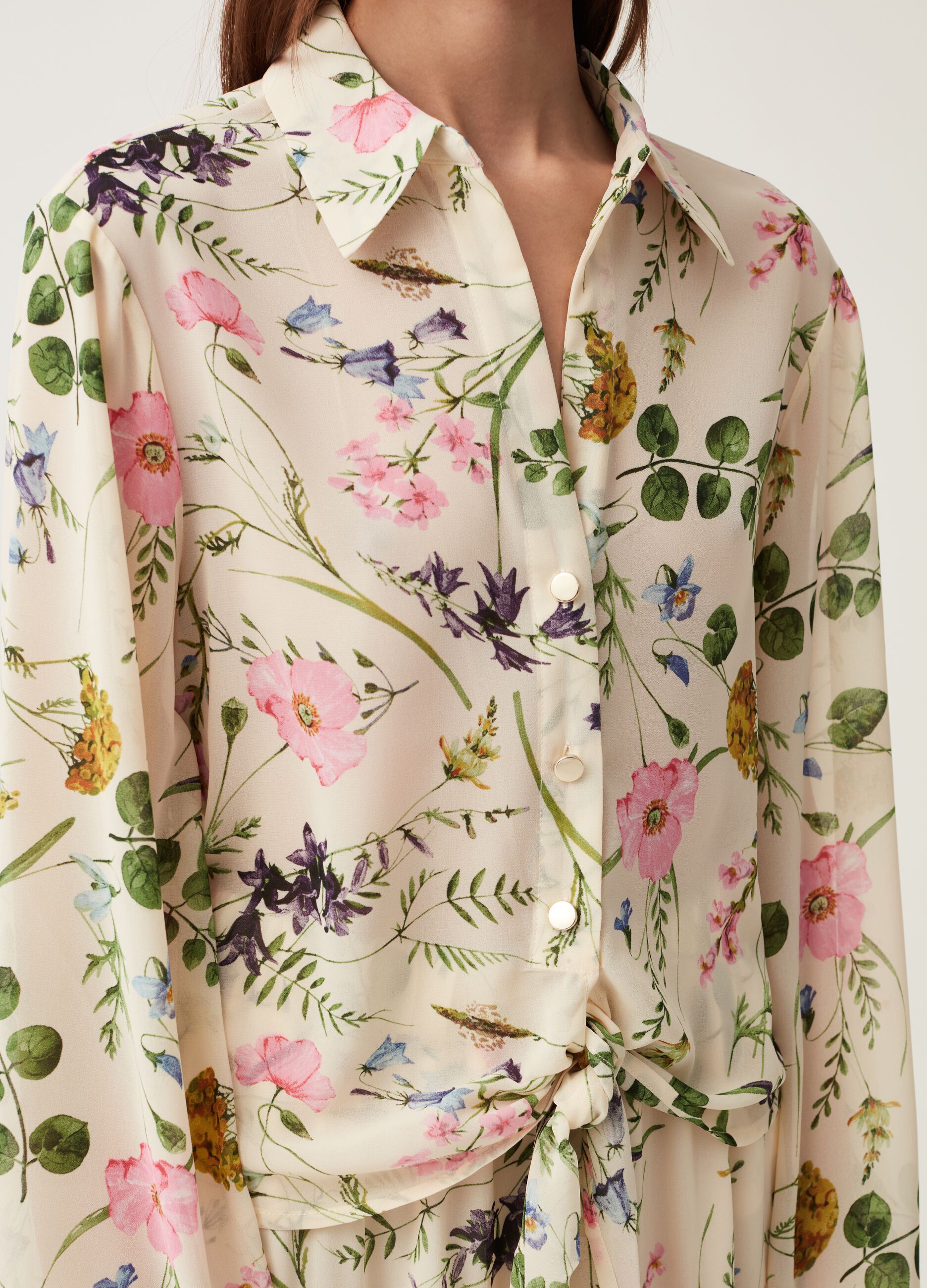 Blusa con estampado floral