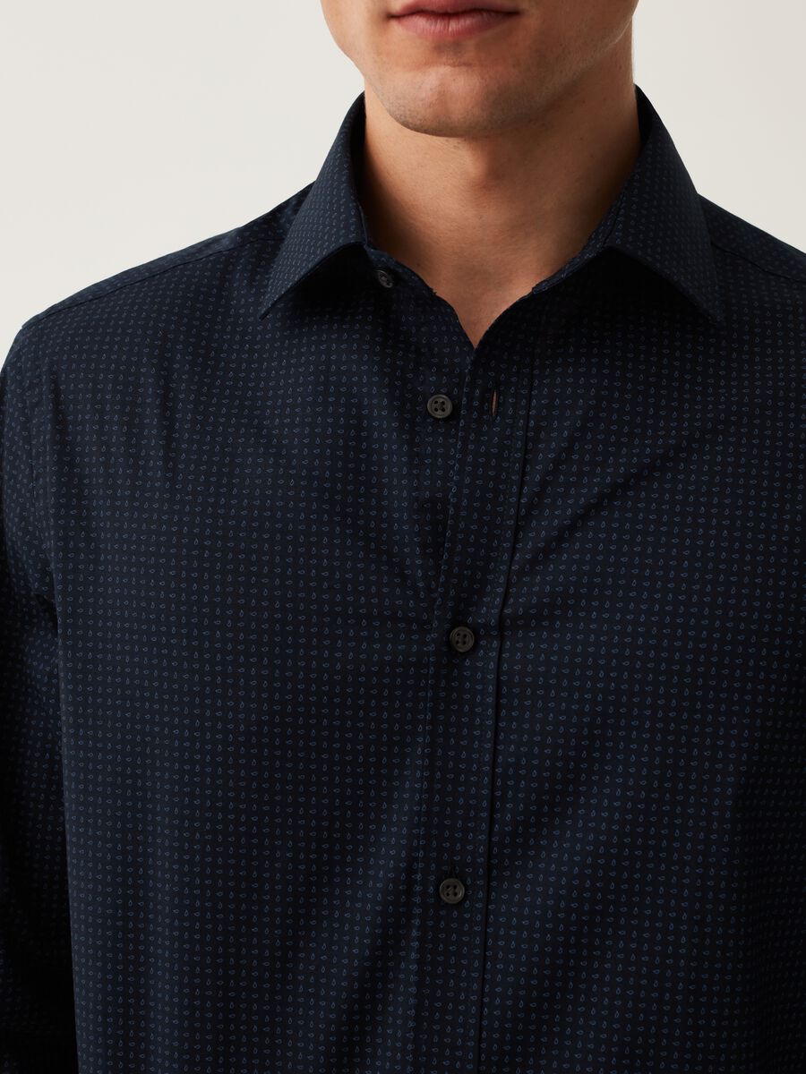 Regular-fit shirt with micro pattern_3