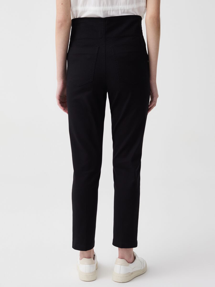 Slim-fit maternity trousers with pockets_2