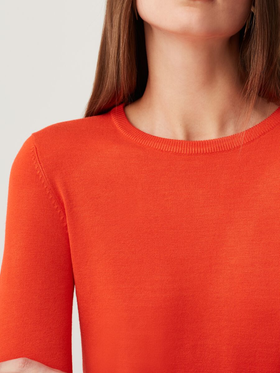 Solid colour pullover with round neck_3