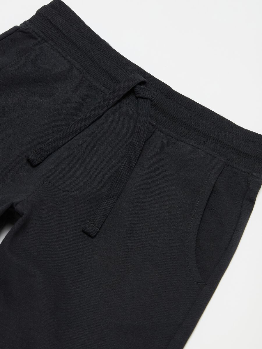 Fleece Bermuda shorts with drawstring_2
