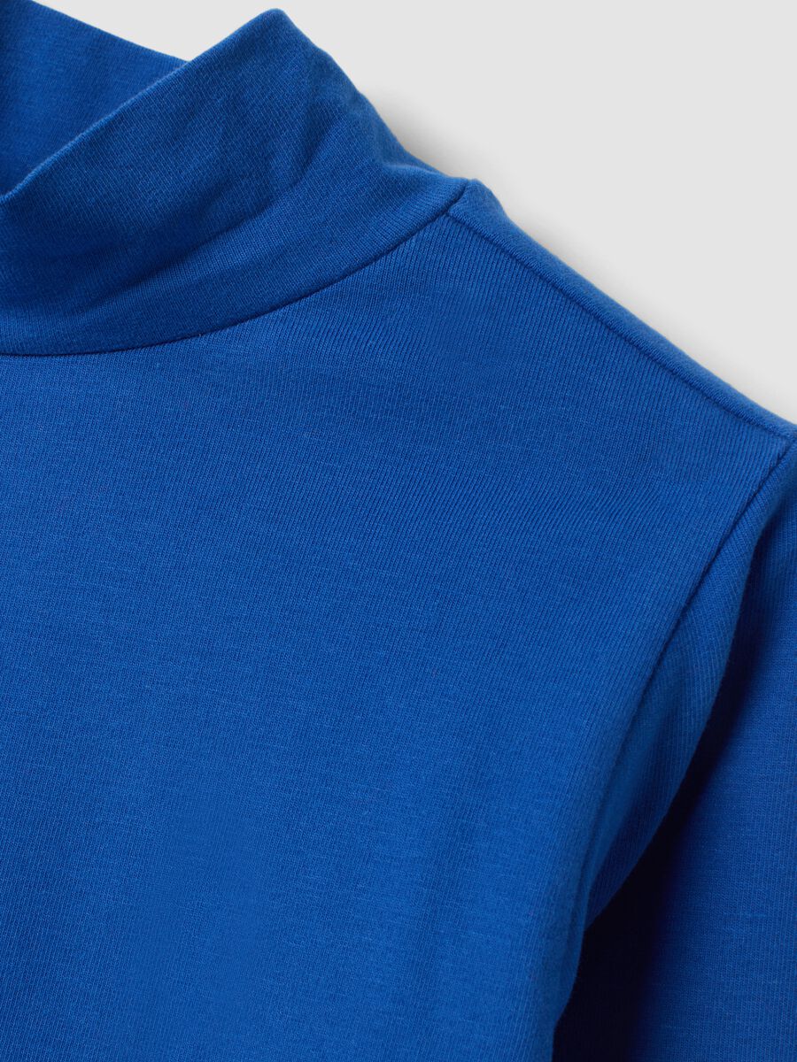 Blaues T-Shirt aus elastischer Bio-Baumwolle mit Rundhalsausschnitt_2
