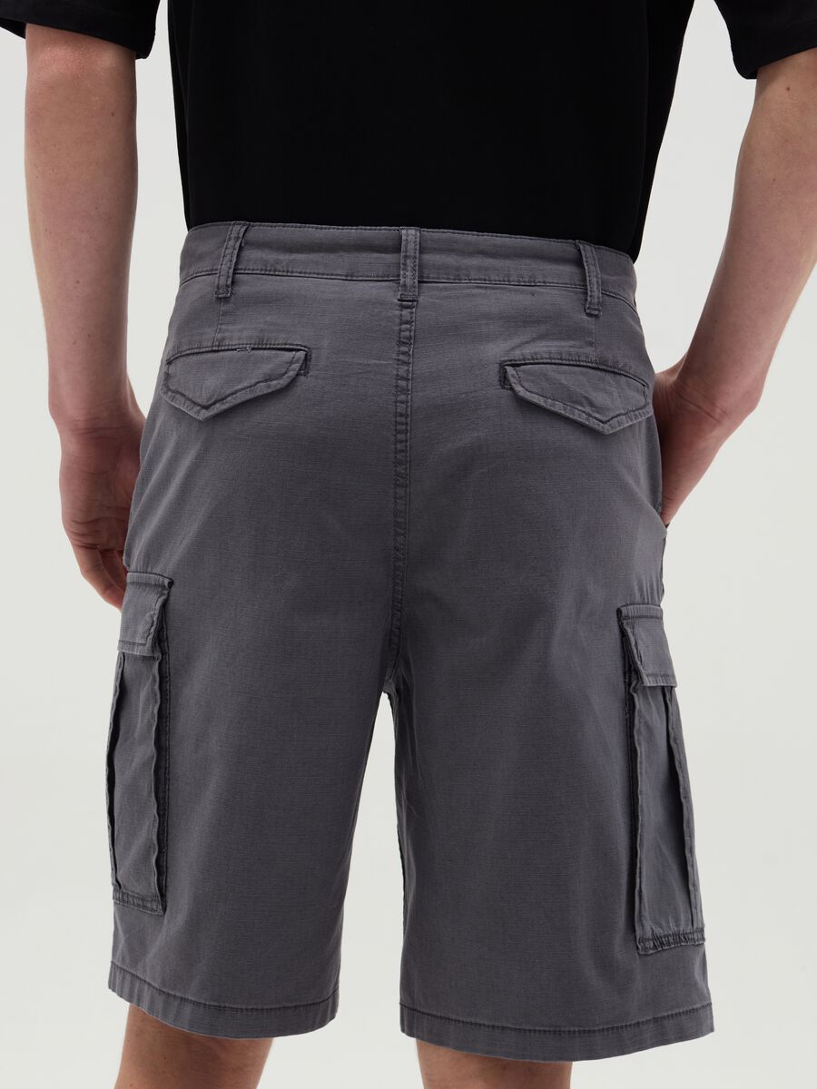 Stretch cargo Bermuda shorts with ripstop weave_2