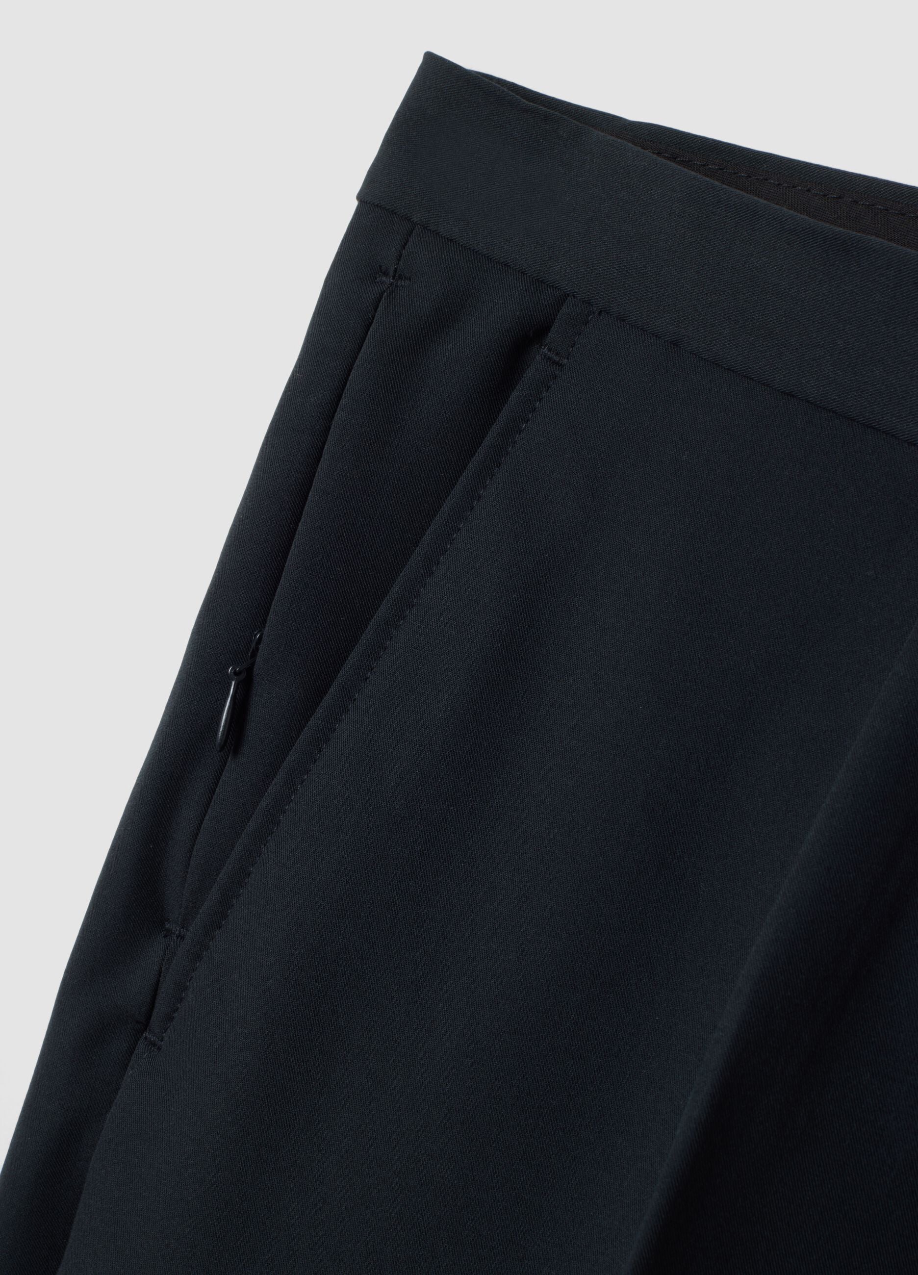 Pantaloni formali blu in twill di viscosa elasticizzata slim fit