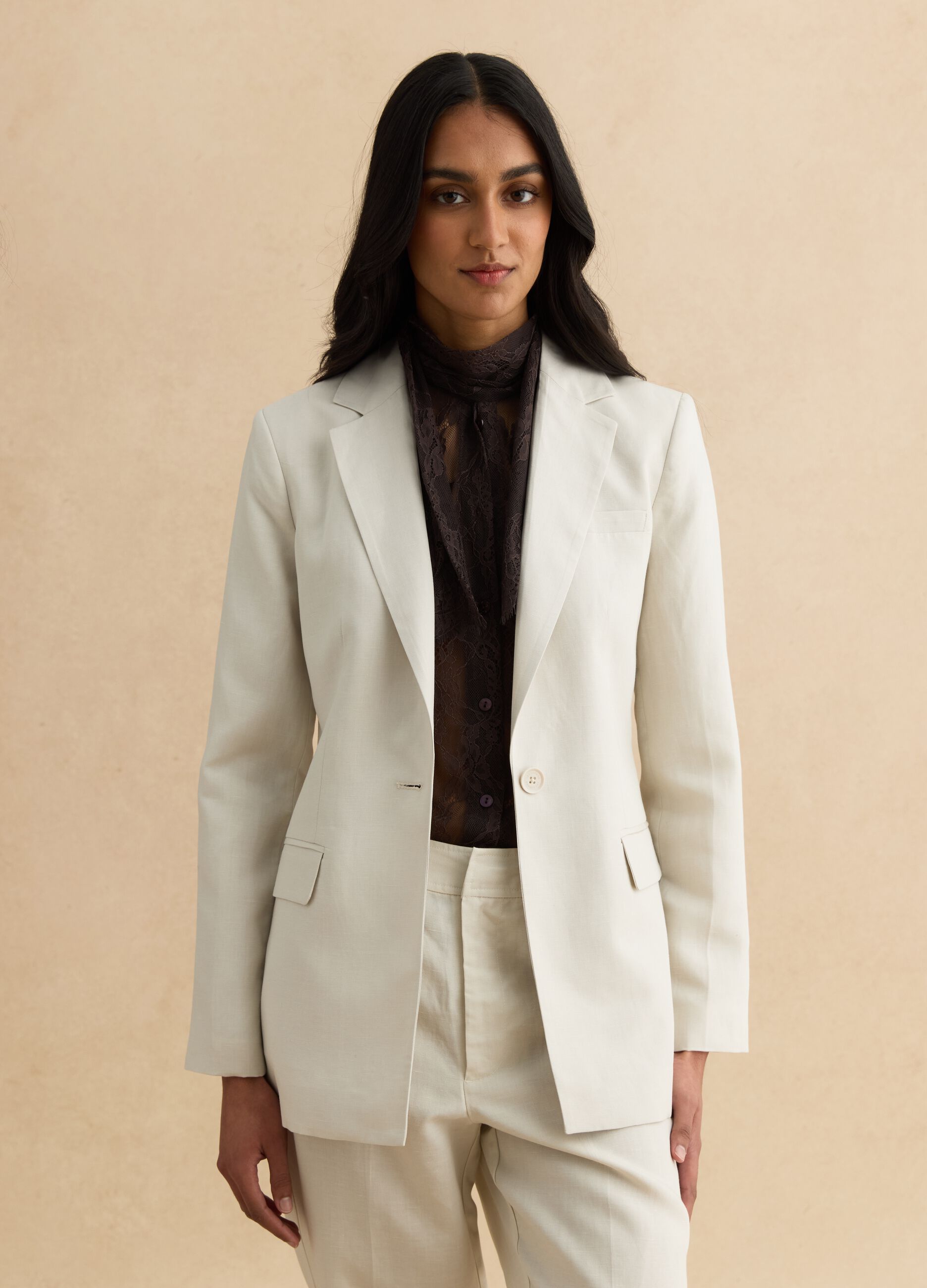 Beiger Blazer aus Lyocell-Leinen-Mischung, regul&auml;re Passform mit Kn&ouml;pfen