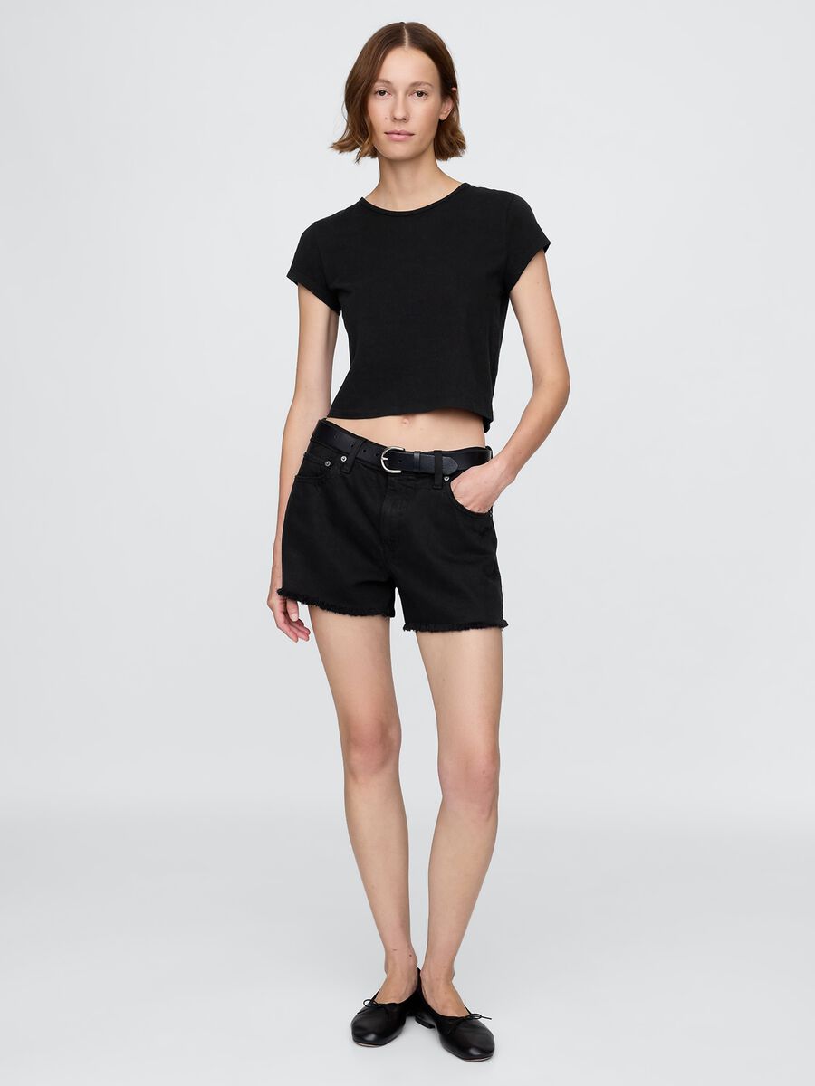 Schwarze Denim Shorts mit Fransenabschluss_0