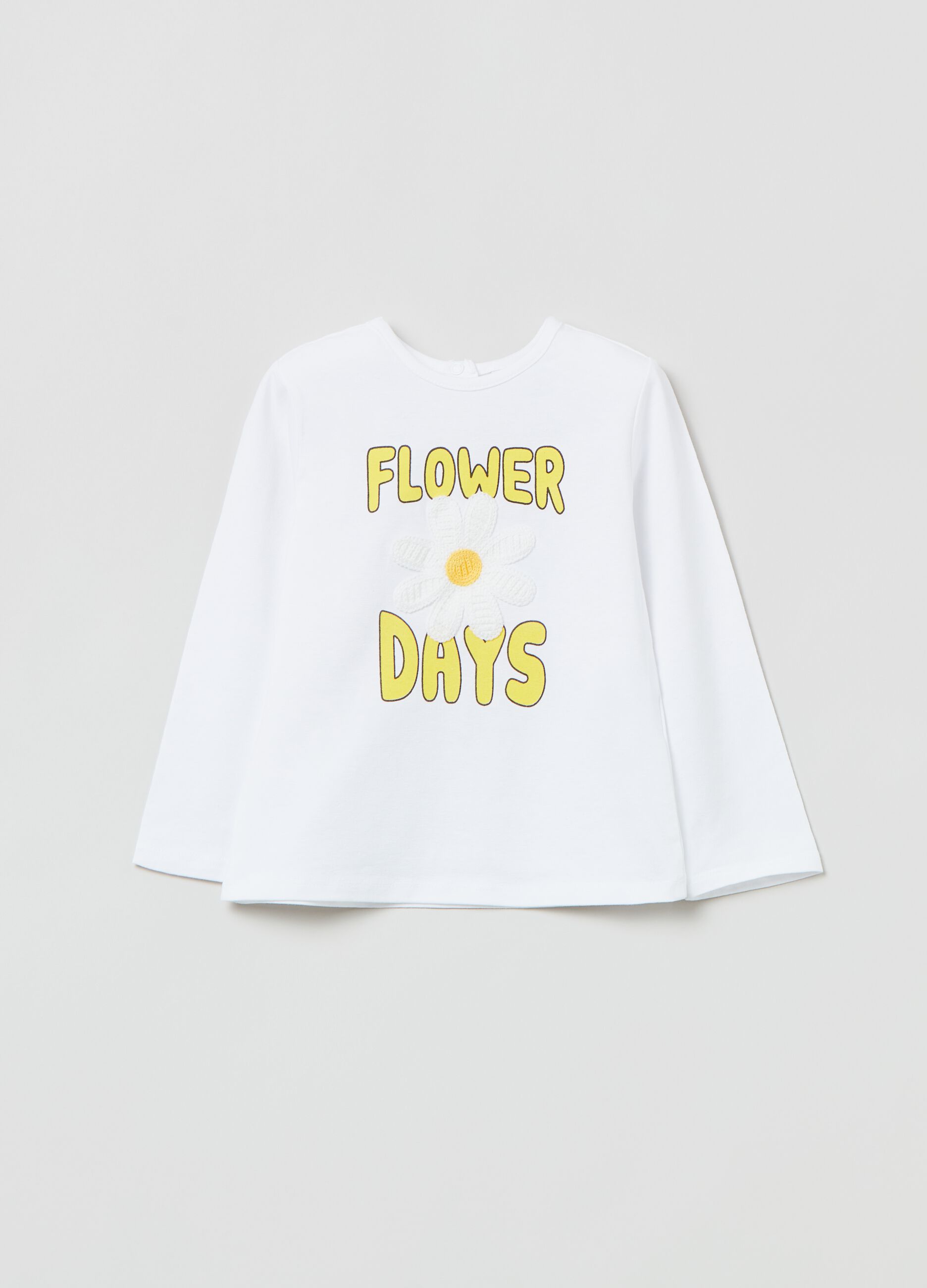 Camiseta de manga larga con flor ganchillo