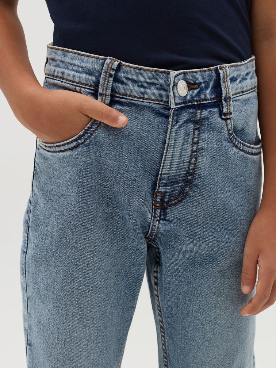 Regular-fit acid-wash jeans with five pockets_2
