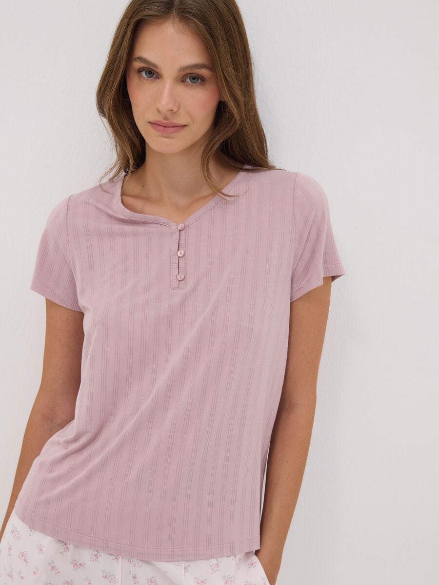 Purple stretch viscose pyjama T-shirt with V-neck_1