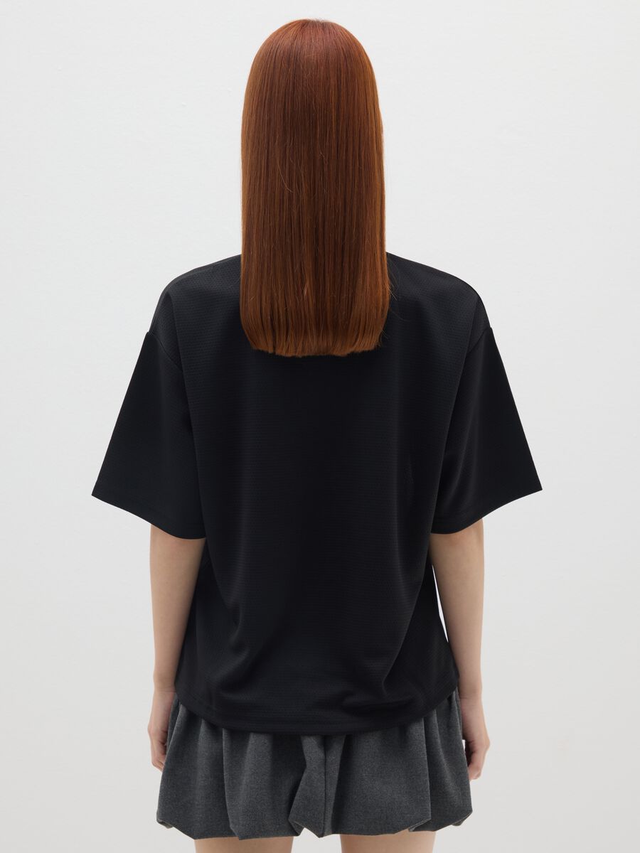 Black T-shirt with oversized fit_2