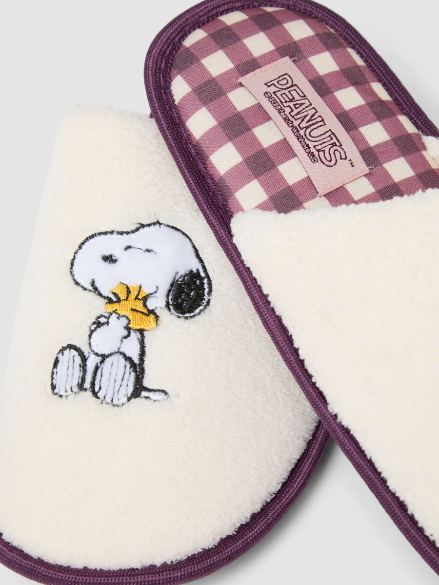 Cream-white slippers with Snoopy embroidery_2