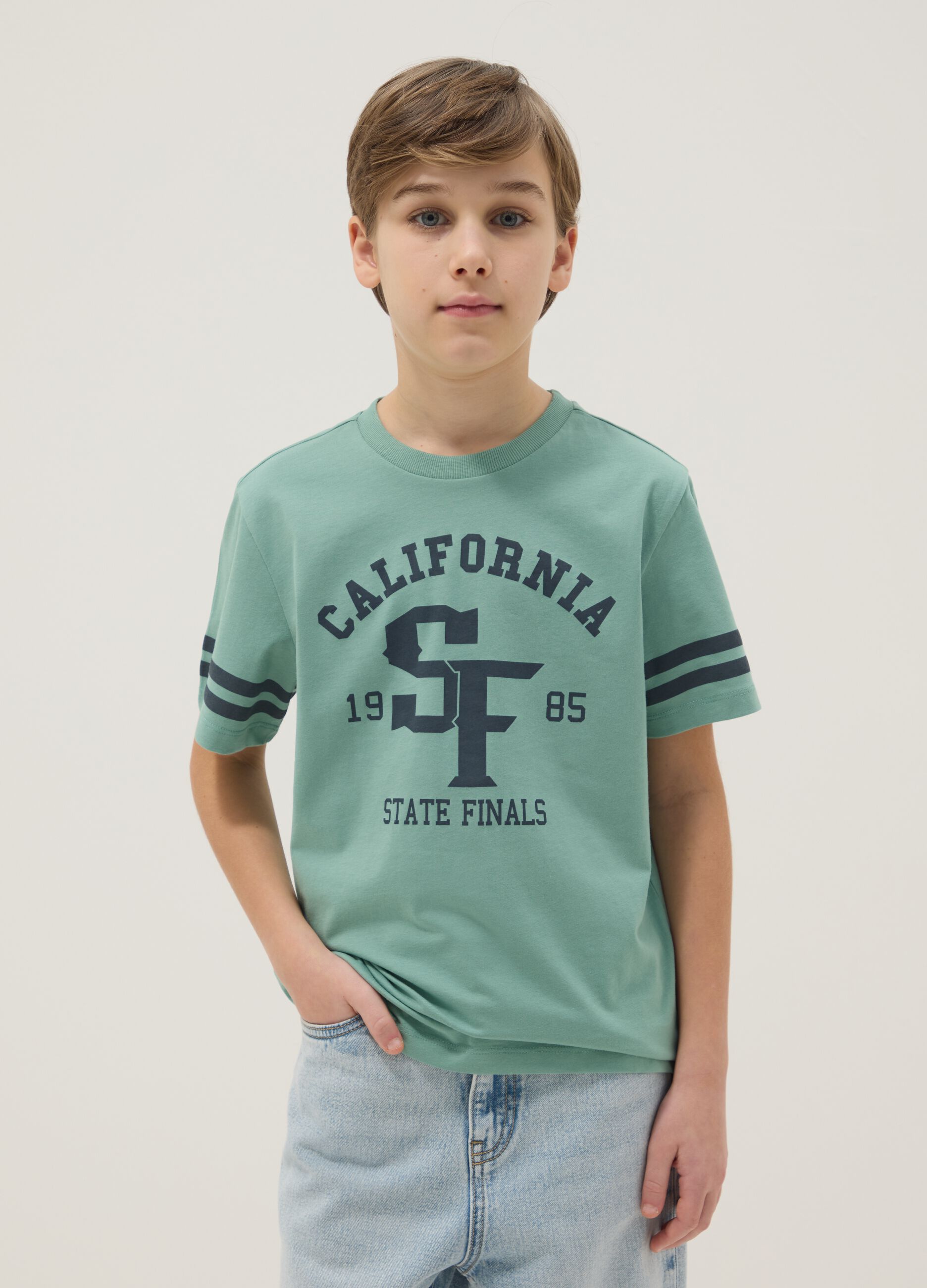 Boys&rsquo; green pure cotton T-shirt with graphic details, regular fit