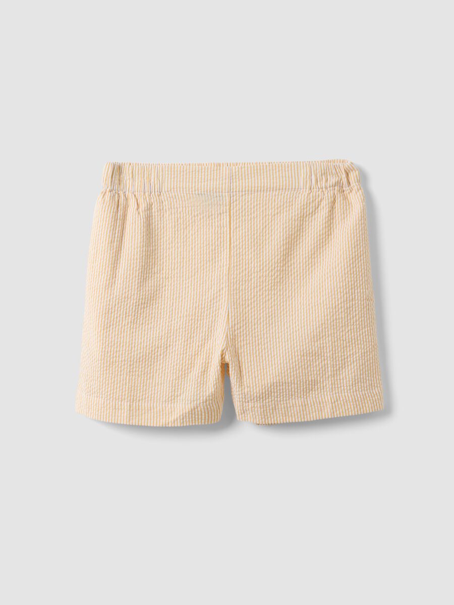 Regular-Fit Shorts aus reiner Baumwolle mit gelb-weissen Streifen_4