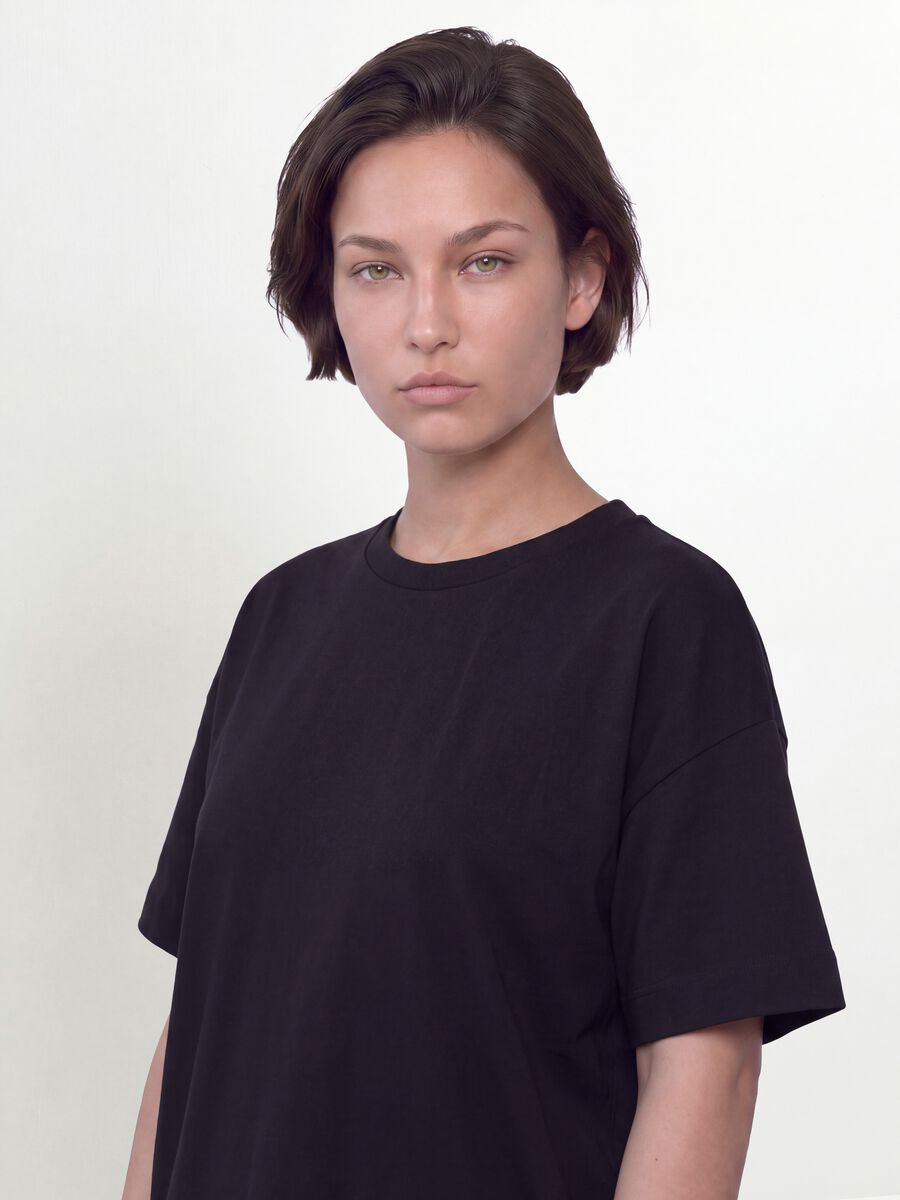 Black crew-neck T-shirt in stretchy cotton-modal blend, regular fit_0