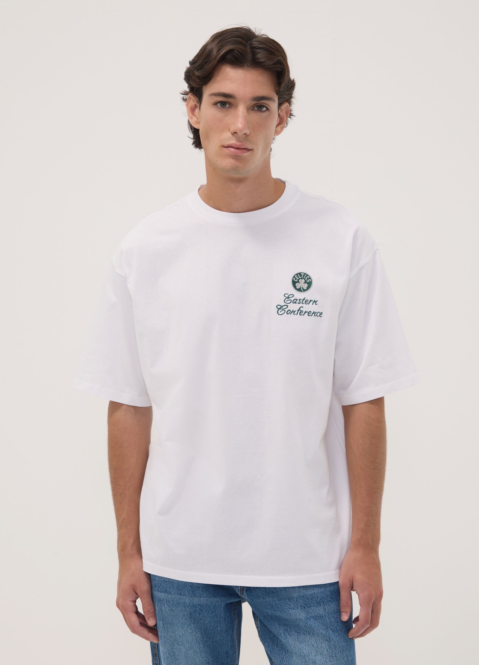 Wei&szlig;es T-Shirt aus reiner Baumwolle mit Celtics-Print