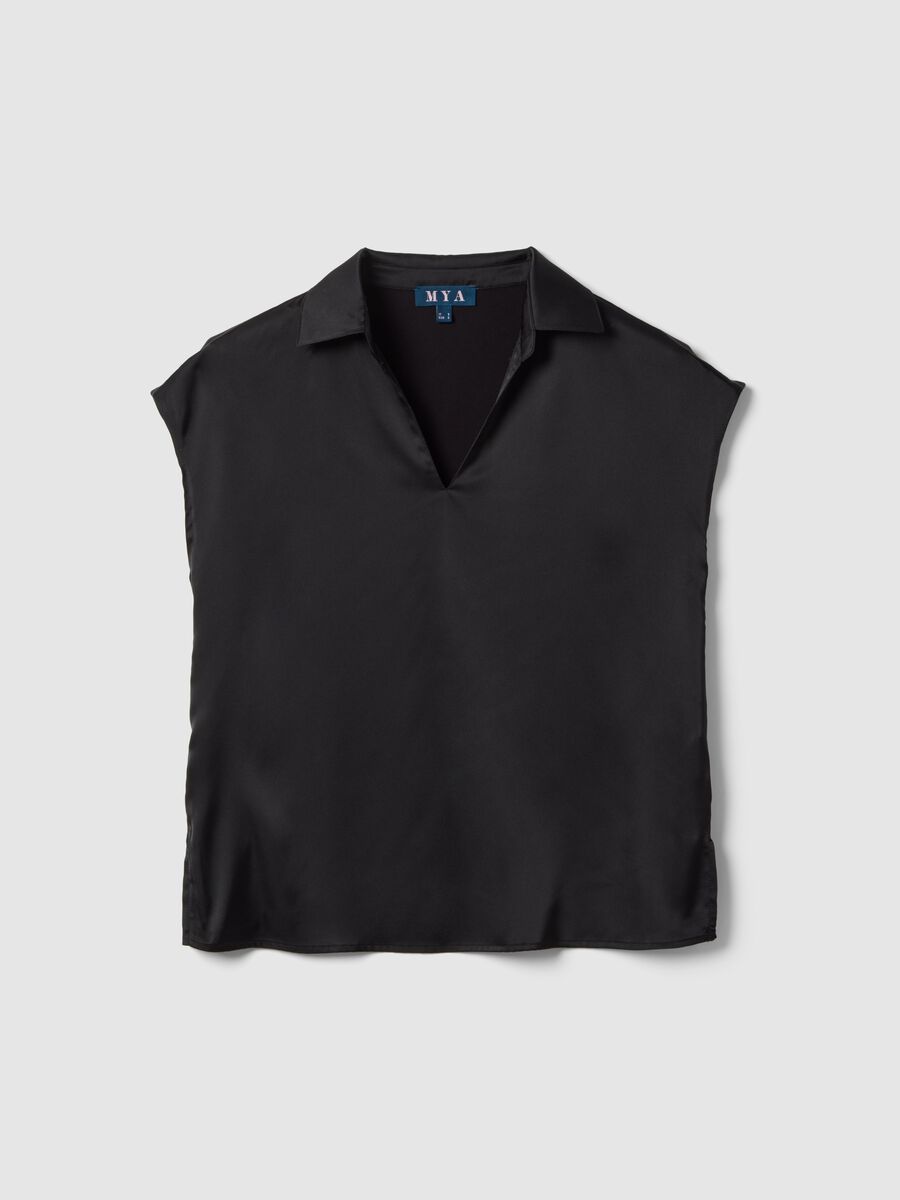 Schwarzes Kurzarm-T-Shirt mit Polokragen, Regular Fit_4