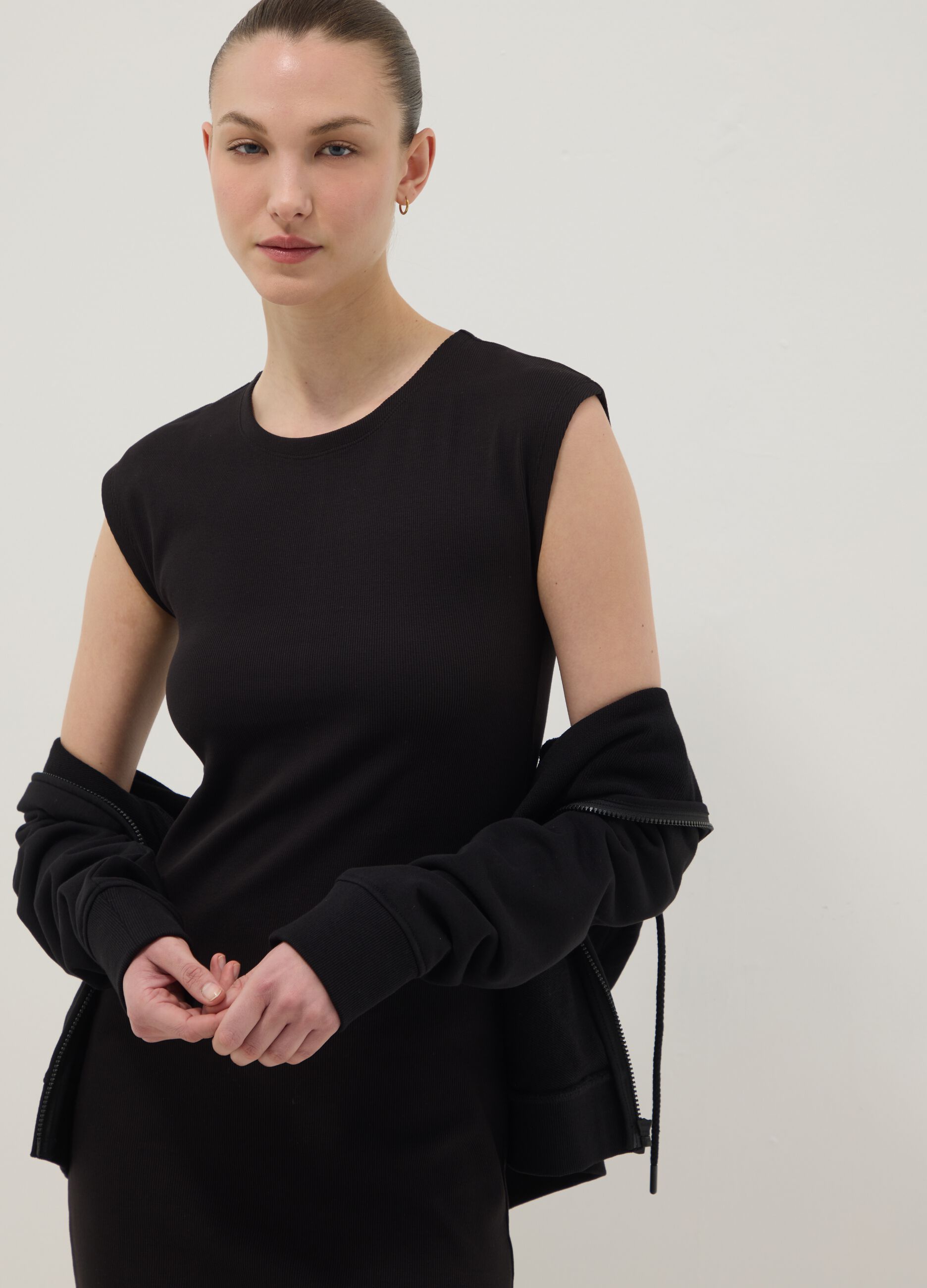 &Mu;&alpha;ύ&rho;&omicron; &epsilon;&phi;&alpha;&rho;&mu;&omicron;&sigma;&tau;ό &alpha;&mu;ά&nu;&iota;&kappa;&omicron; &phi;ό&rho;&epsilon;&mu;&alpha; &alpha;&pi;ό &epsilon;&lambda;&alpha;&sigma;&tau;&iota;&kappa;ό &beta;&alpha;&mu;&beta;ά&kappa;&iota;