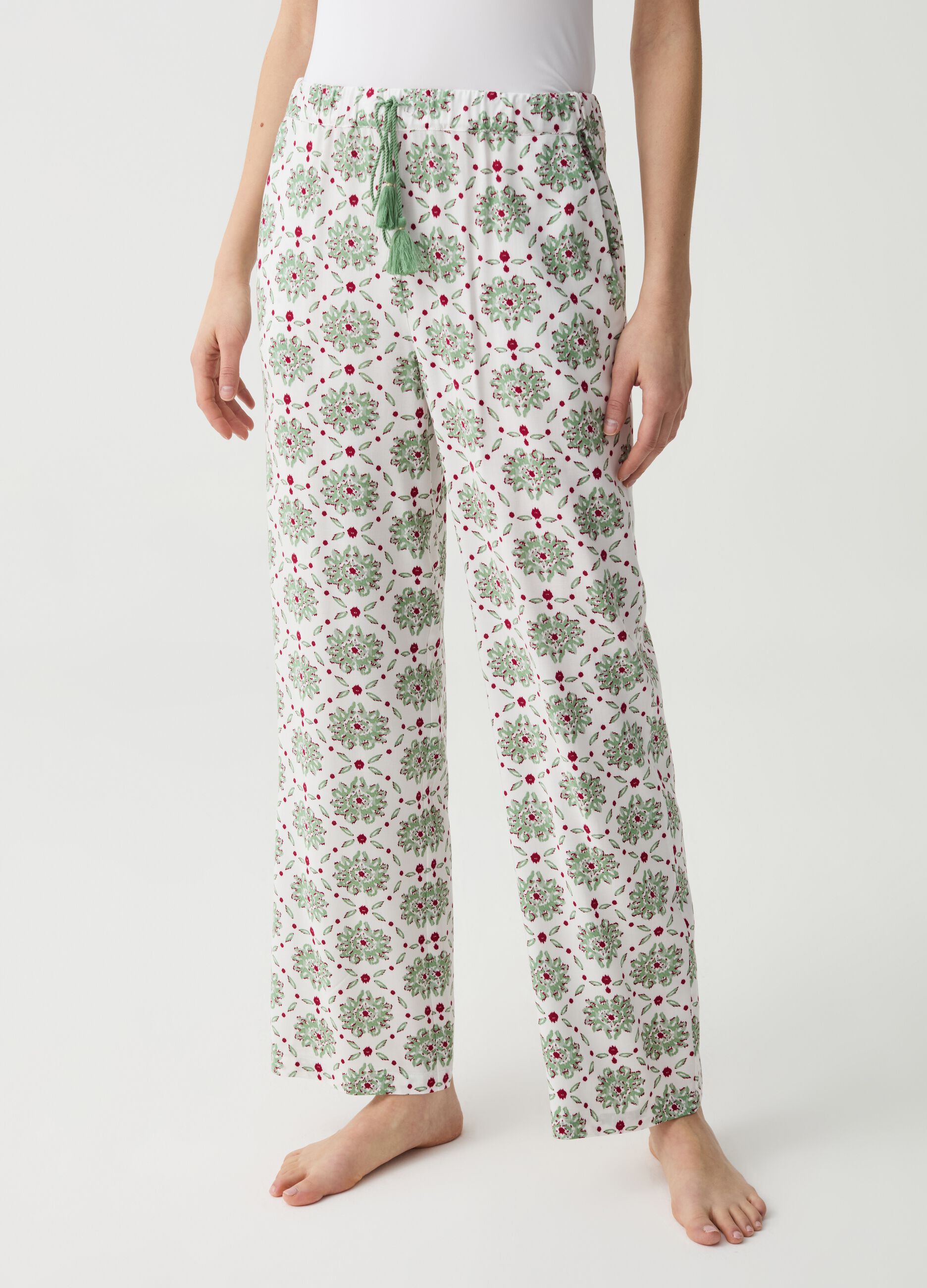 Pyjama trousers with drawstring and tassels
