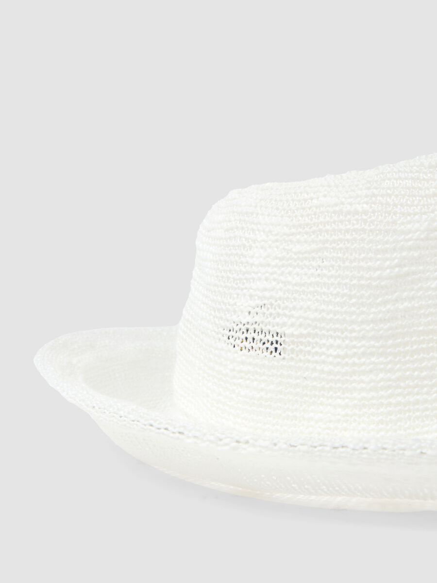 White knitted bucket hat_2
