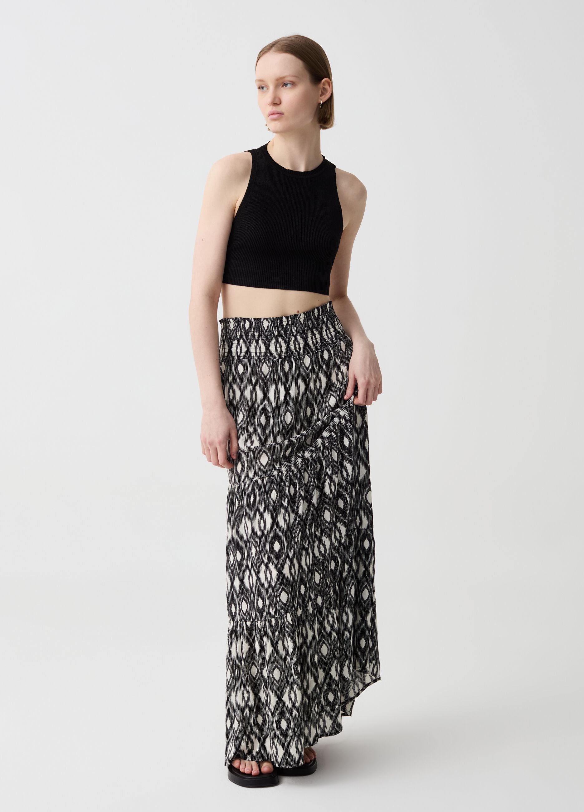 Long tiered skirt in crêpe with ikat print