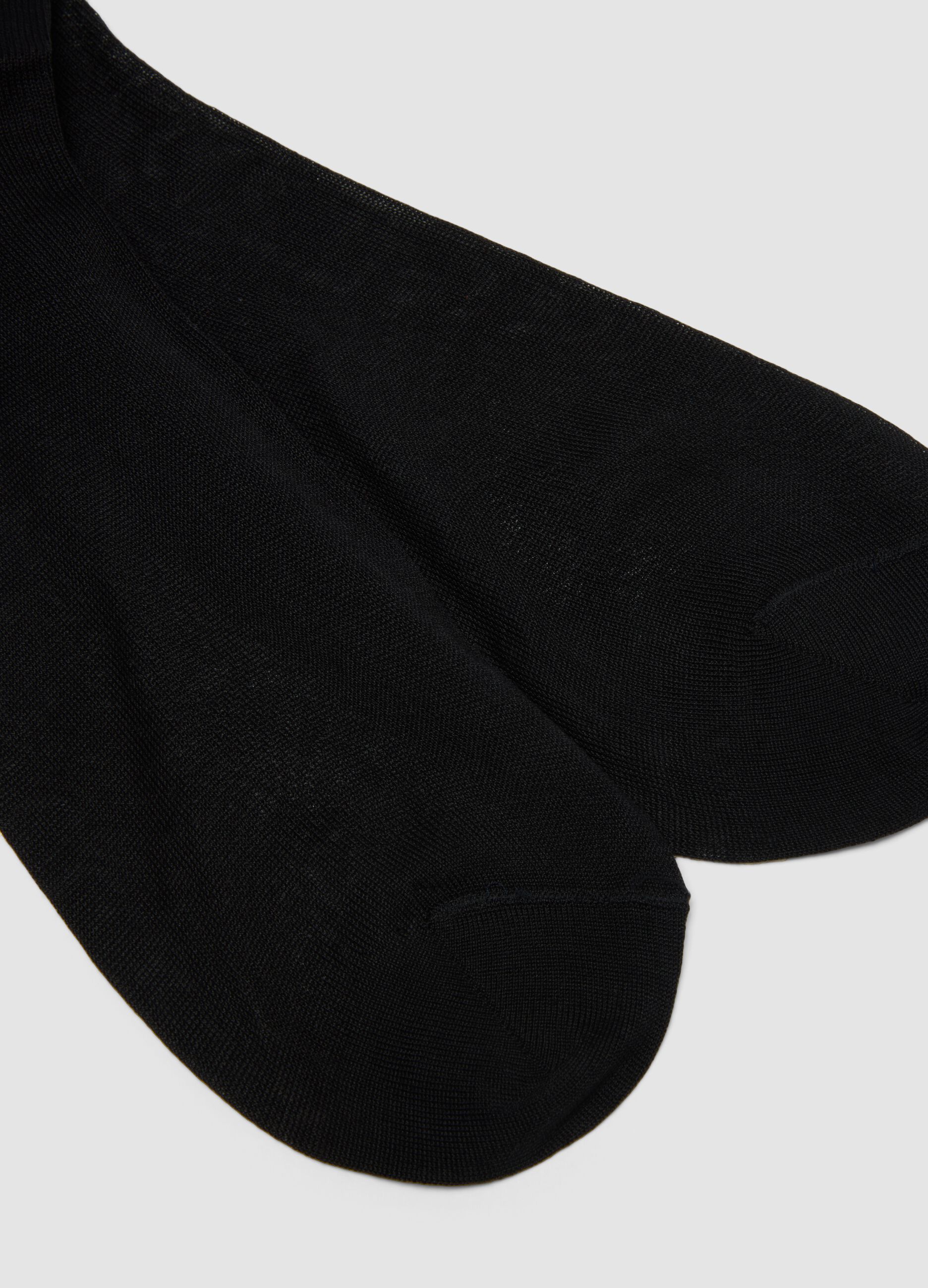Kurze schwarze Socken aus reiner Baumwolle