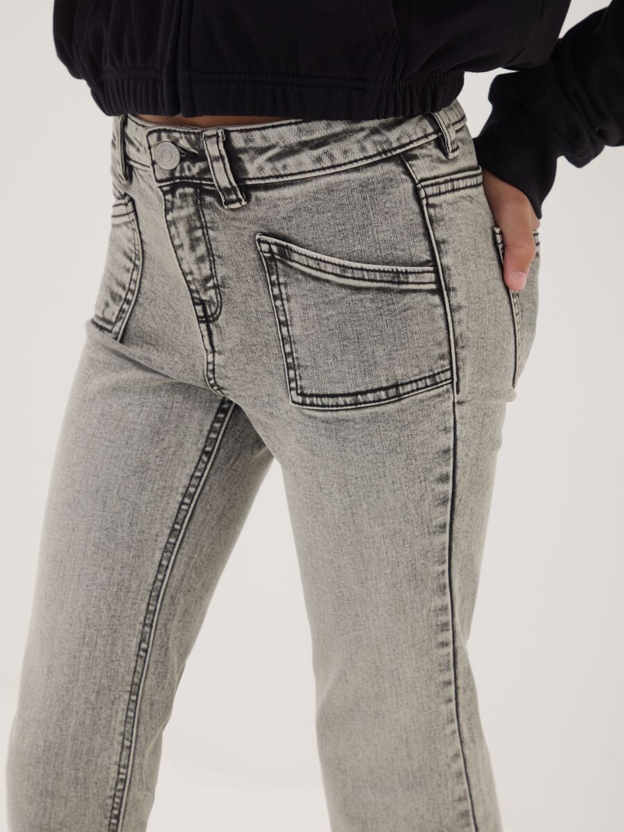 Jeans cinzentos flare em algod&atilde;o el&aacute;stico para rapariga_2