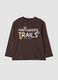 T-shirt marrone in puro cotone organico con stampa over fit_0