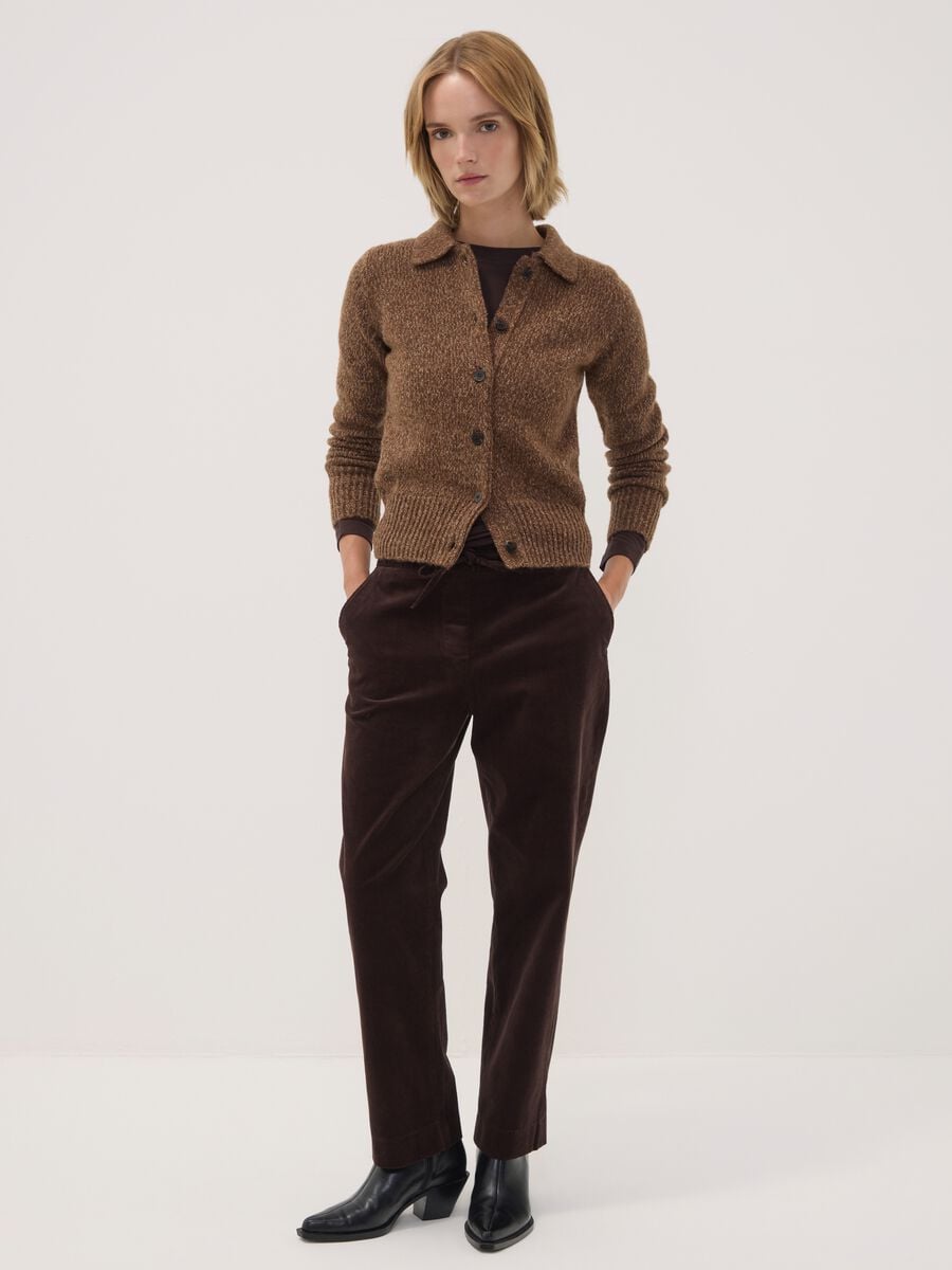 Braune Ripp-Hose aus Stretch-Baumwolle mit elastischem Bund_0