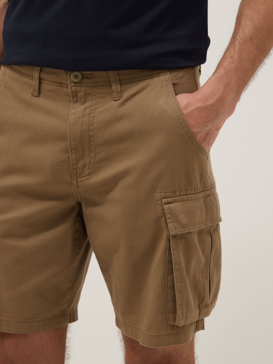 Beige pure cotton cargo Bermuda shorts, regular fit_4