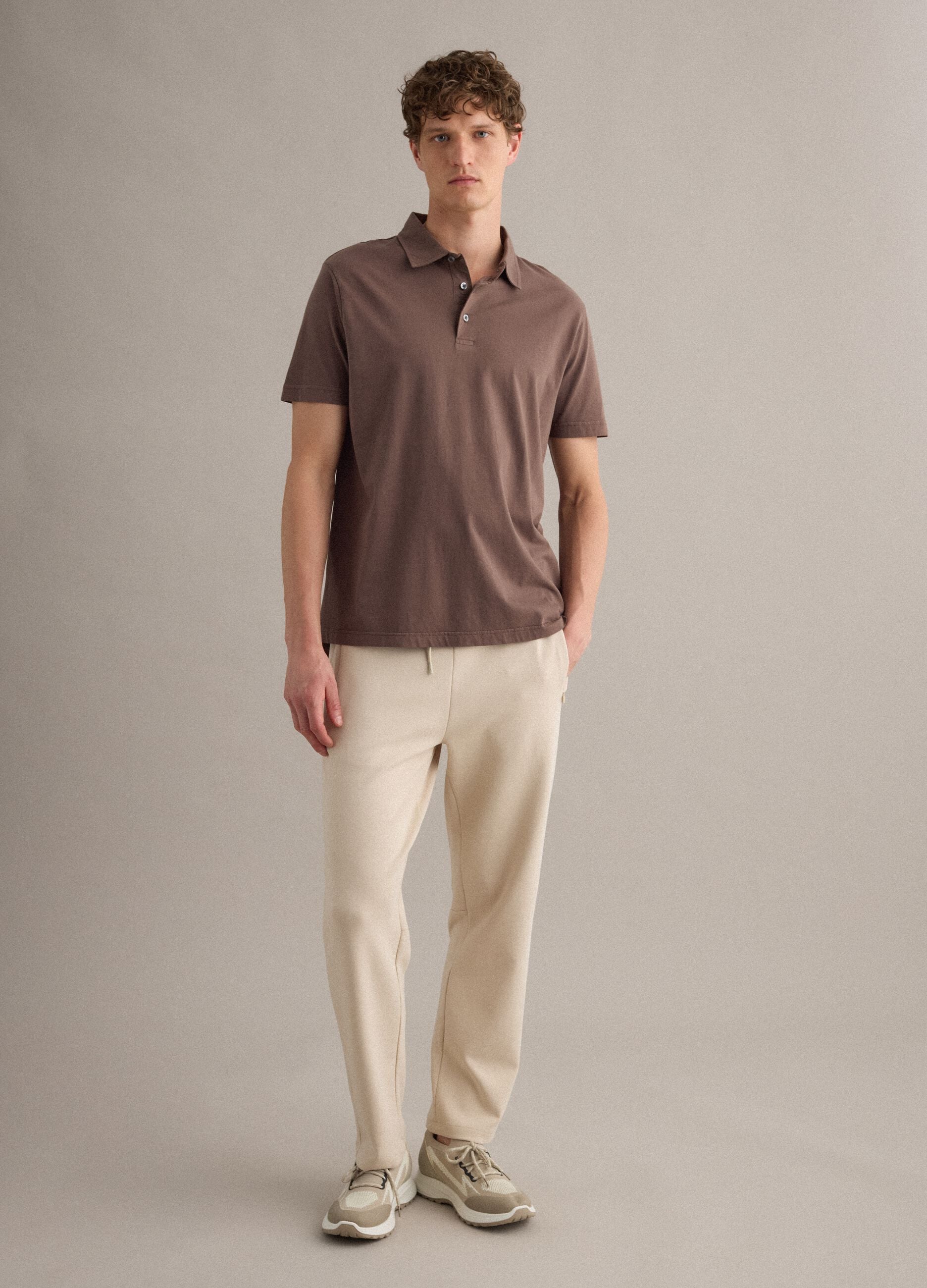 Brown short-sleeve polo shirt in pure cotton, regular fit