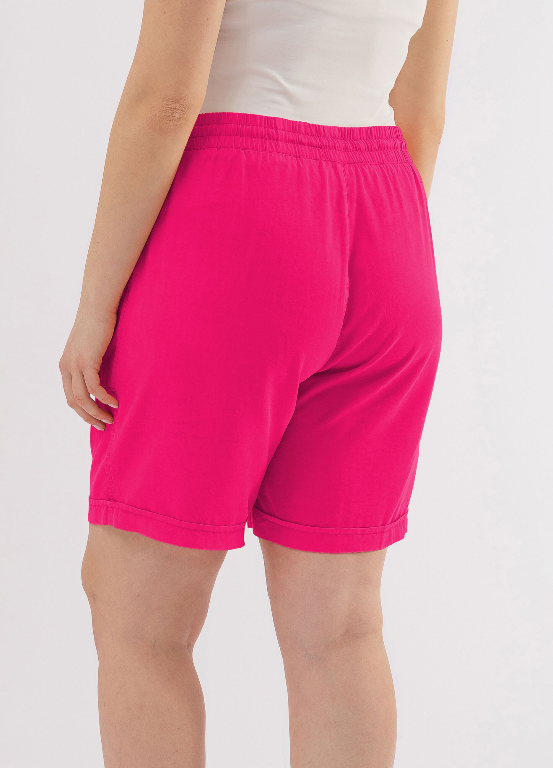 Curvy shorts in Lyocell with drawstring