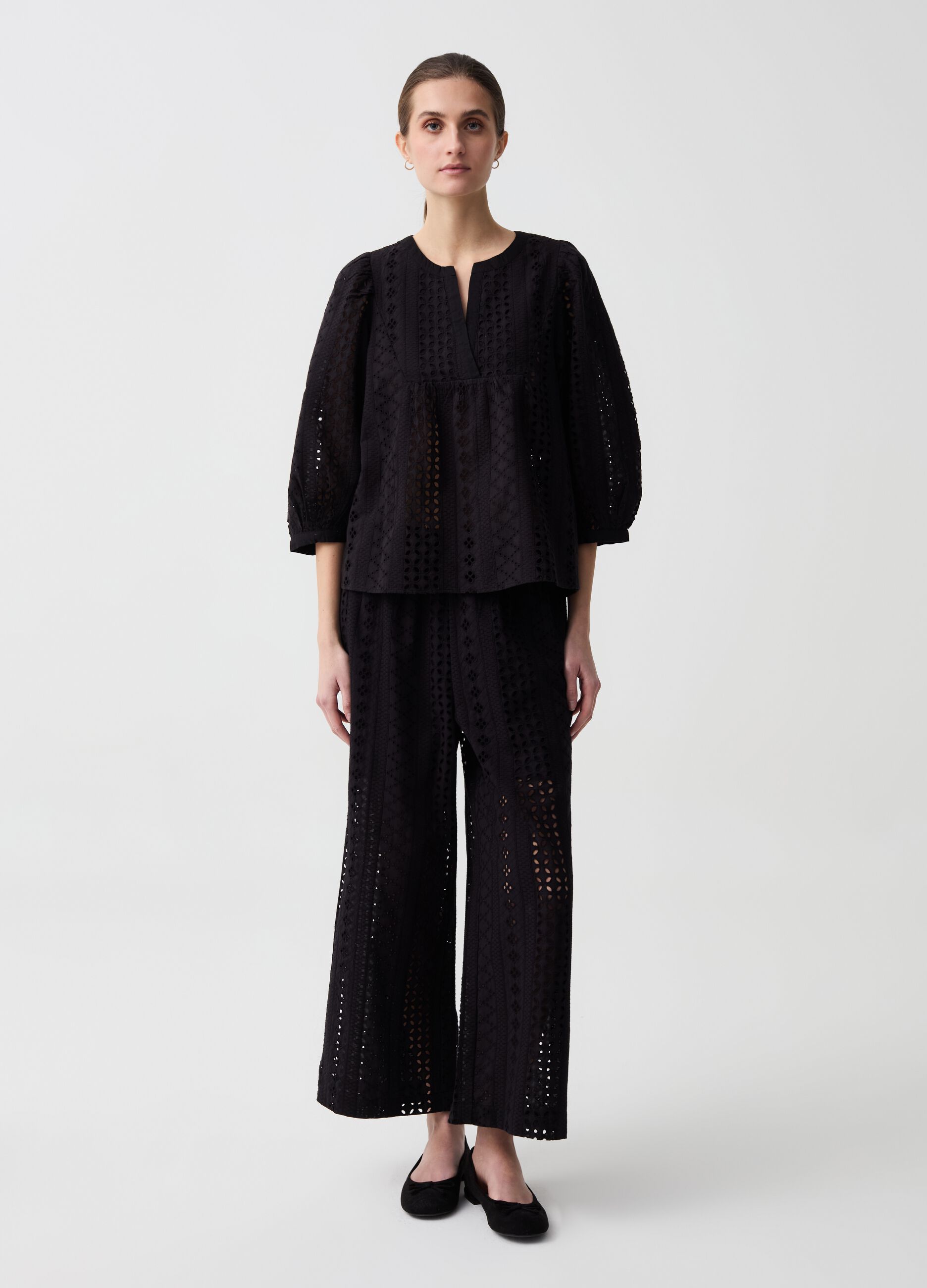 Wide-leg cropped trousers in broderie anglaise