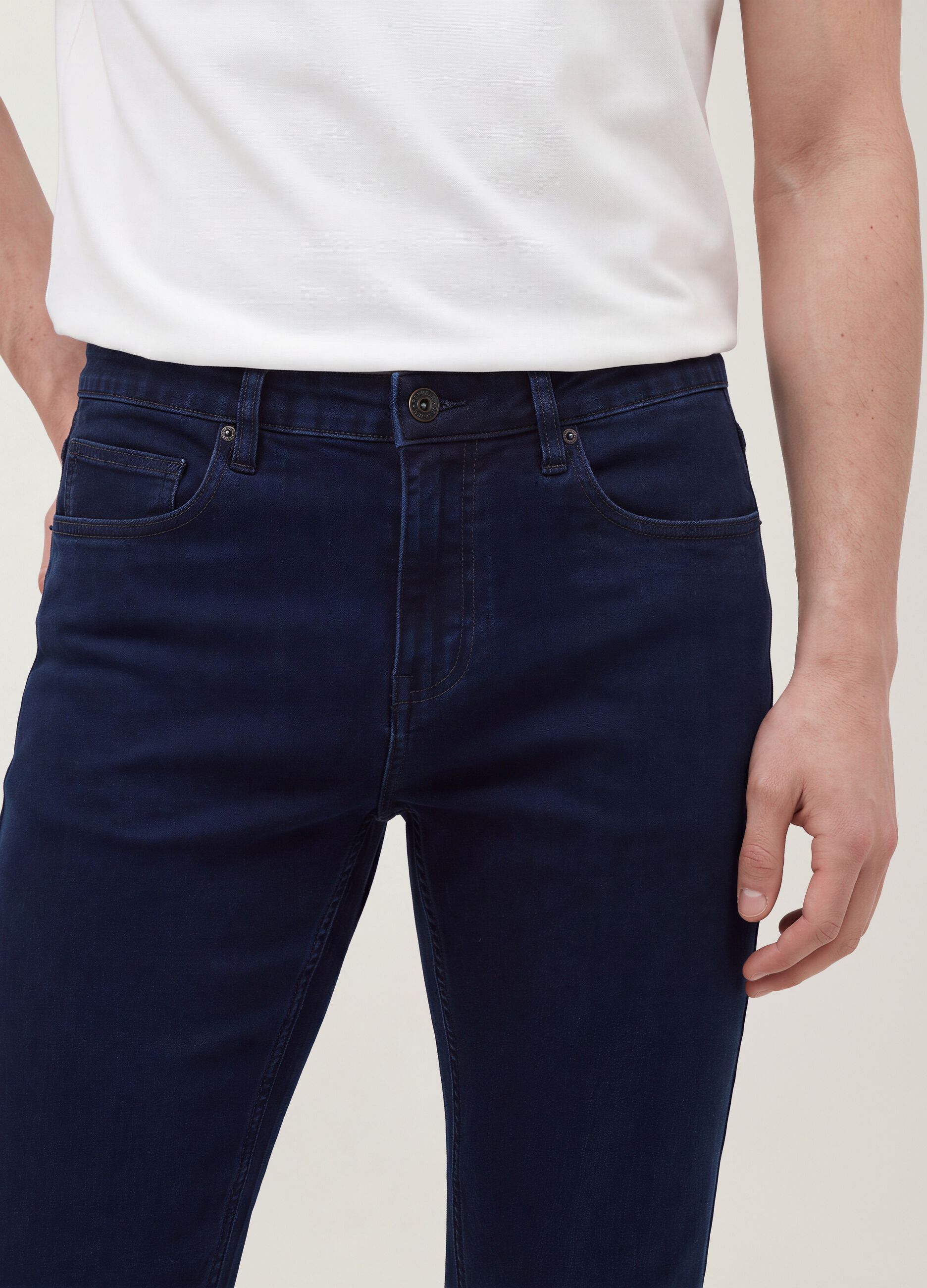 Denim &tau;&zeta;&iota;&nu; skinny fit &alpha;&pi;ό &epsilon;&lambda;&alpha;&sigma;&tau;&iota;&kappa;ό &beta;&alpha;&mu;&beta;ά&kappa;&iota;
